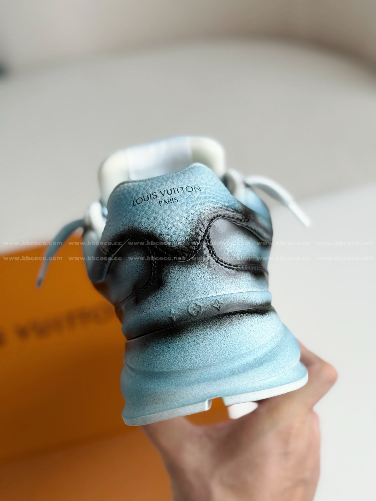 【#5861】 LOUIS VUITTON CLASSIC CASUAL SHOES