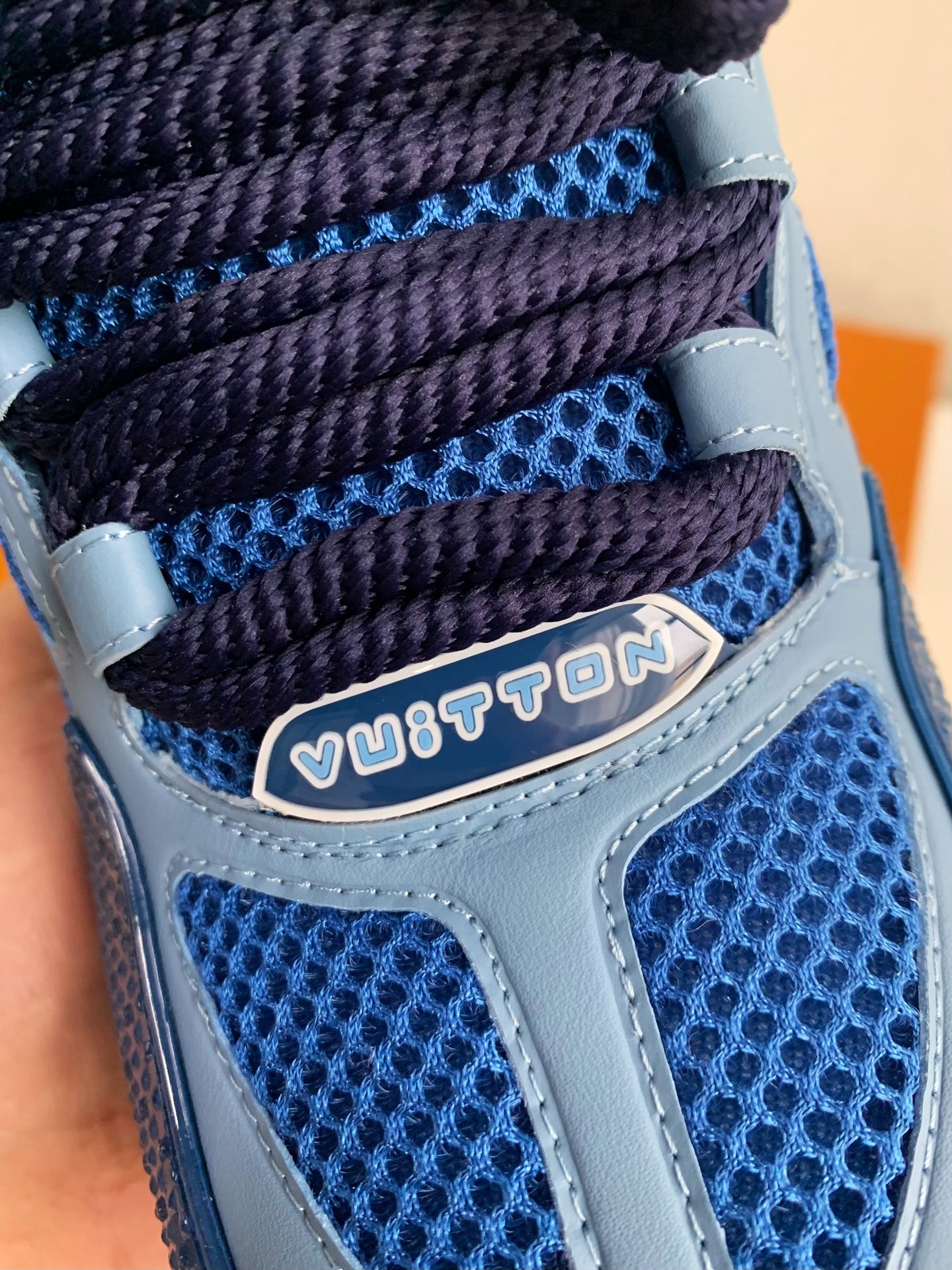 LOUIS VUITTON RUNNER TATIC sneaker