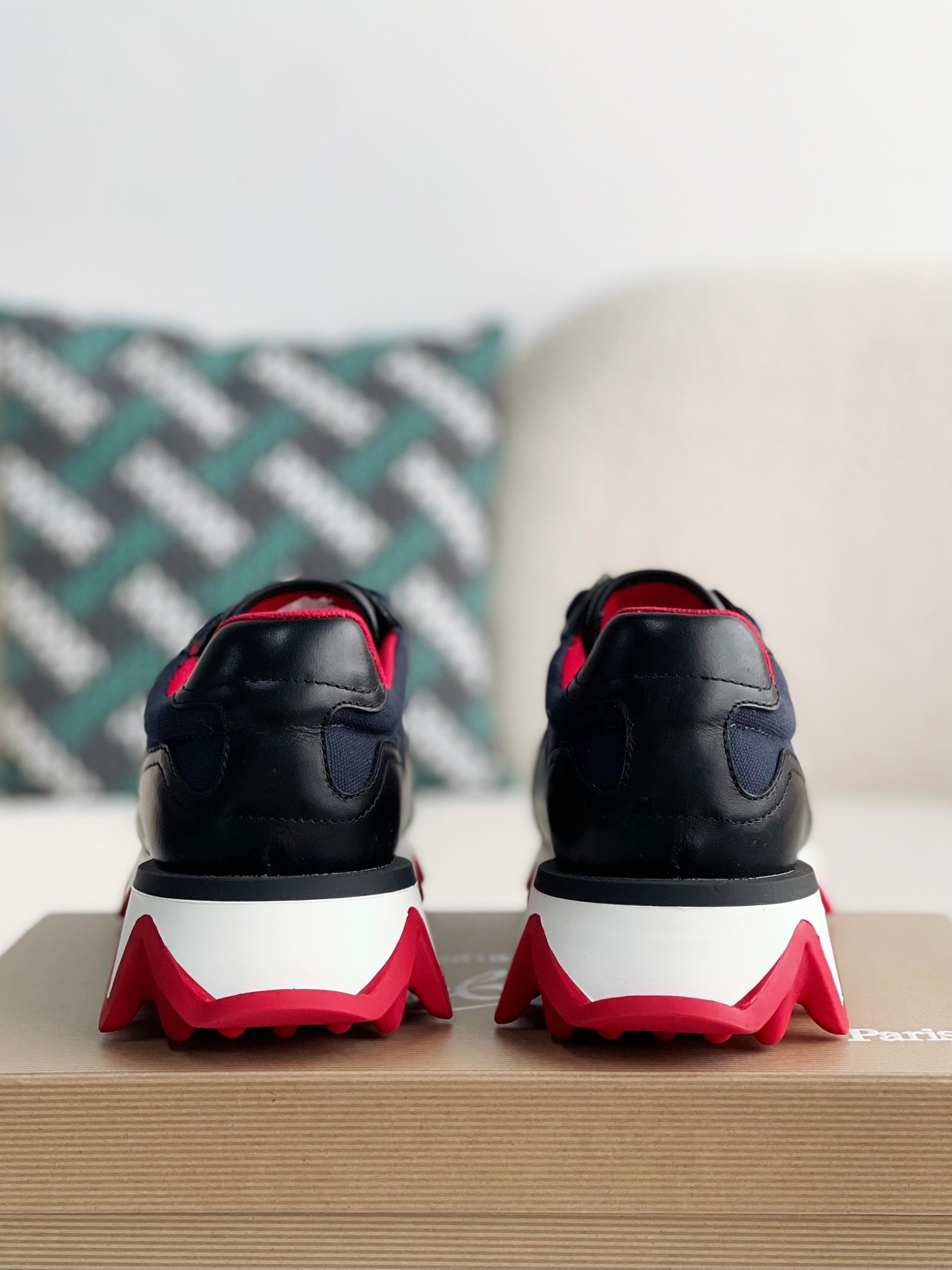 【#3015】 Christian Louboutin Sneakers