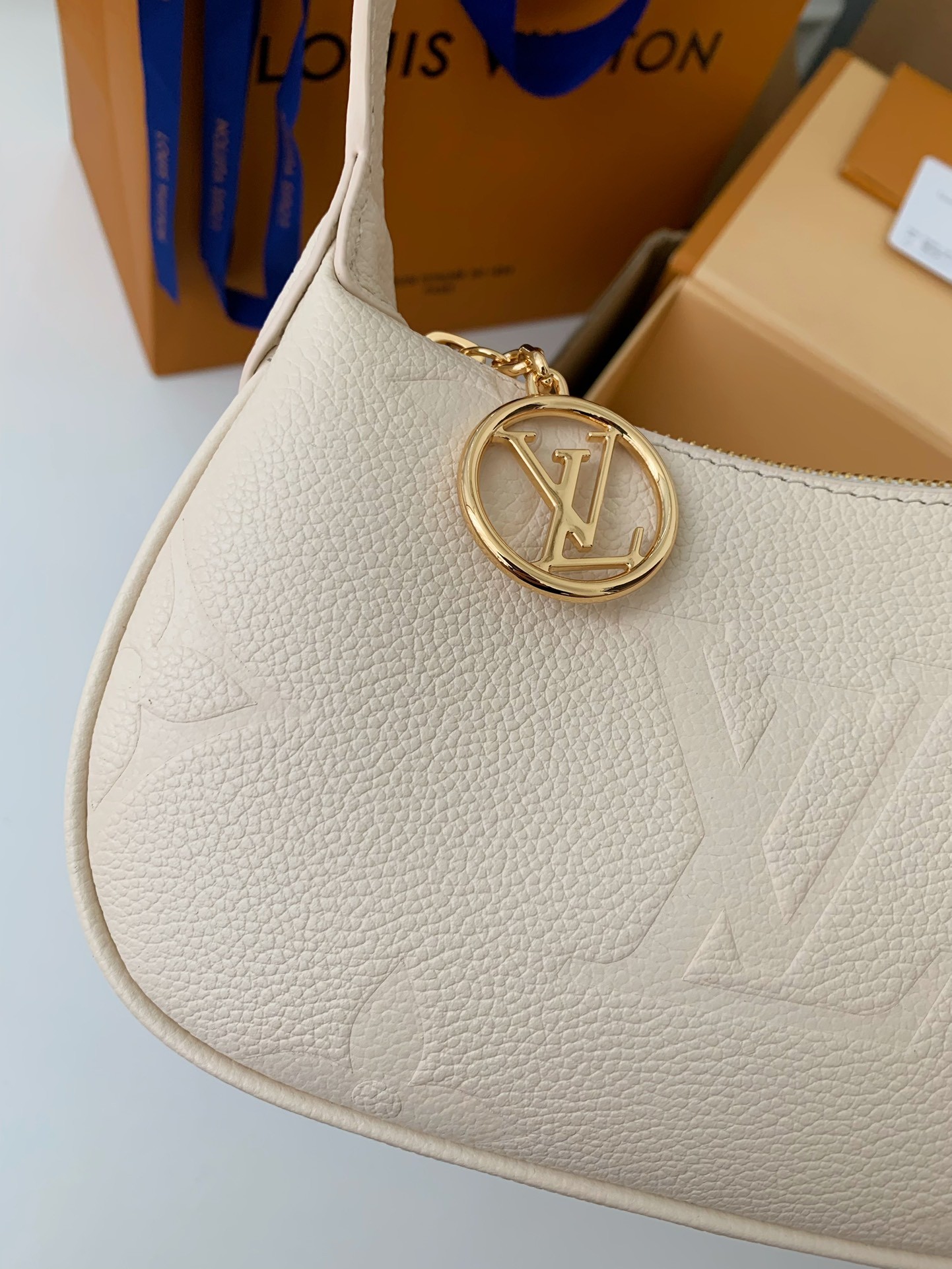 Louis Vuitton 23 New MINI MOON Handbag M82519, Top Quality