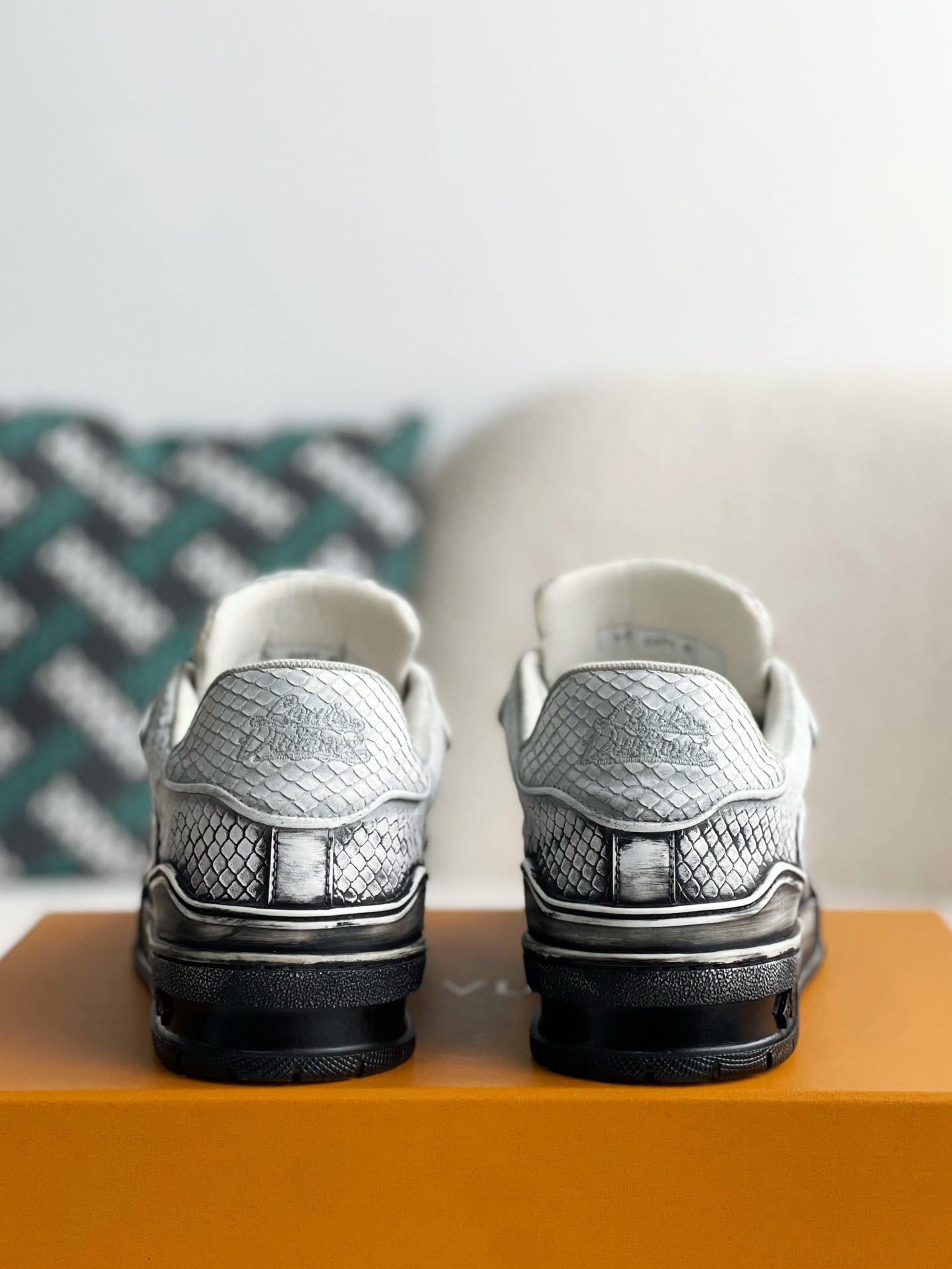 [#3315」 LOUIS VUITTON TRAINER SNEAKERS