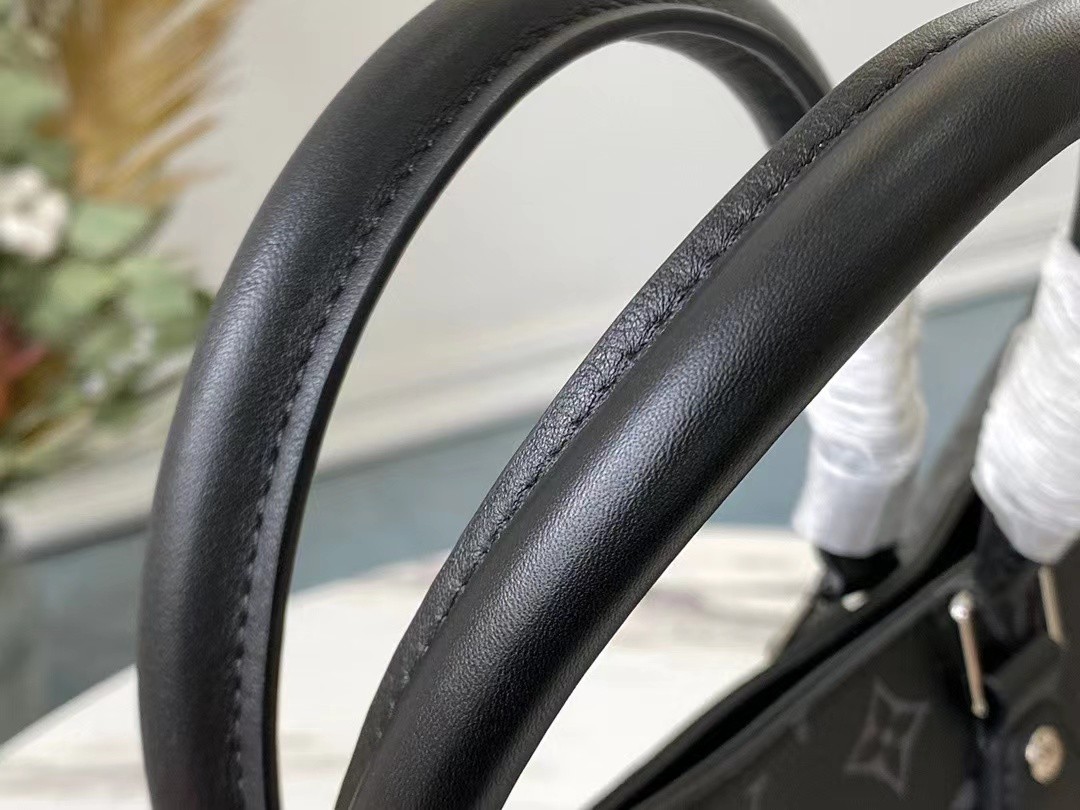 LOUIS VUITTON Grand Sac M44733