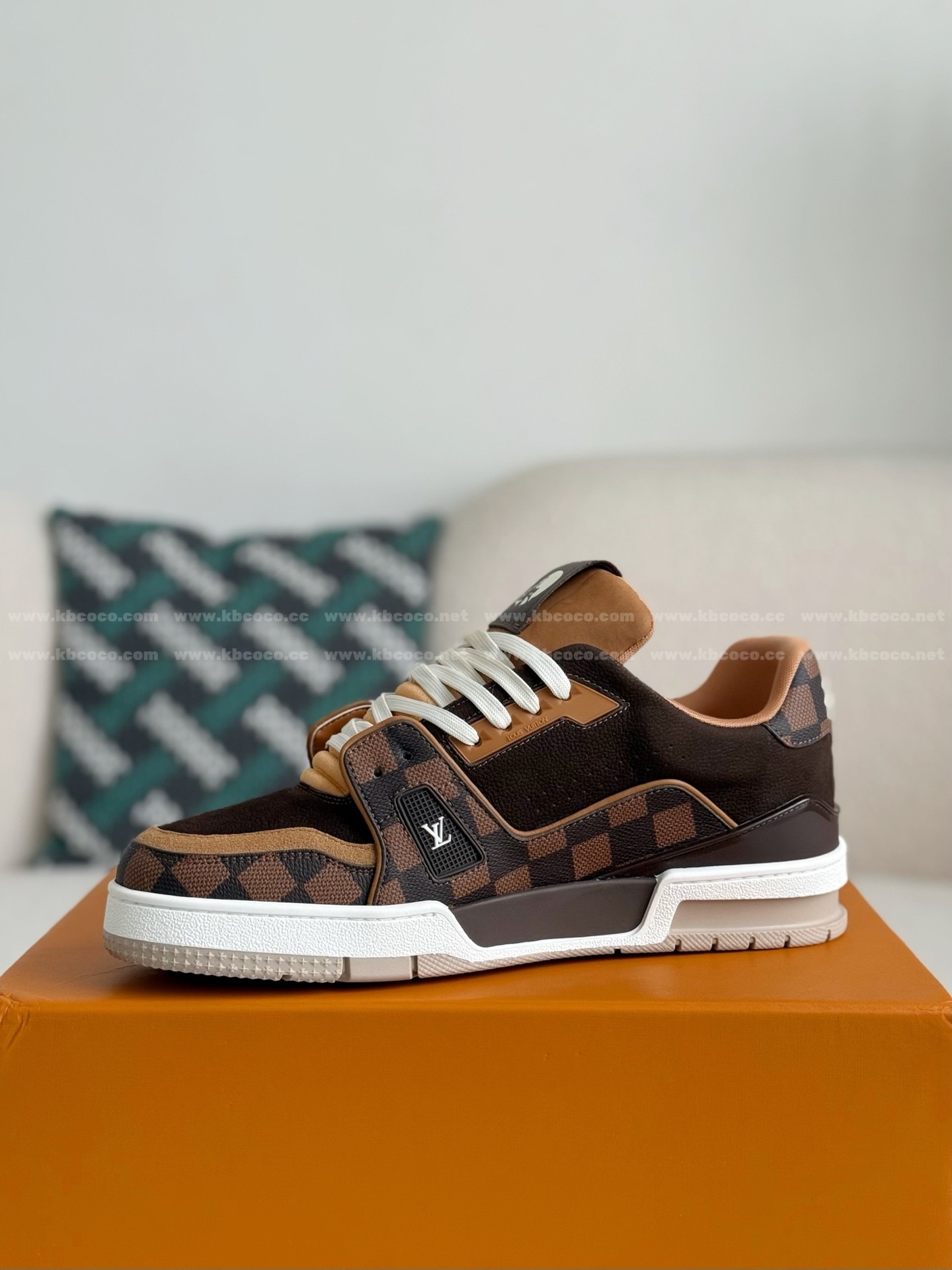 【#5910】 LOUIS VUITTON x NIGO TRAINER FW25 SNEAKERS