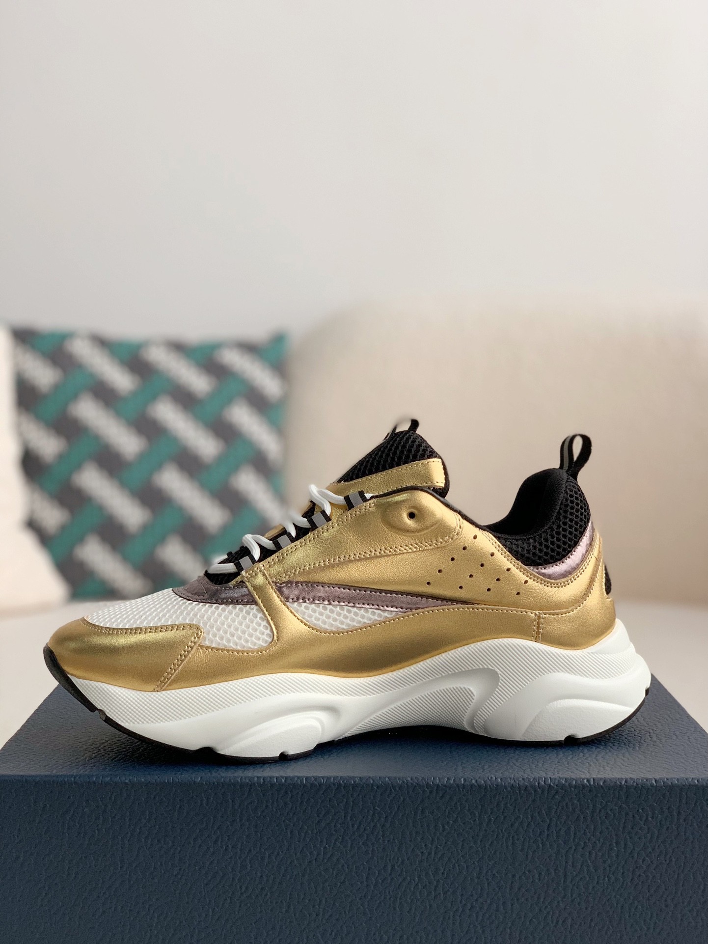 DlOR classic B22 Clunky Sneaker