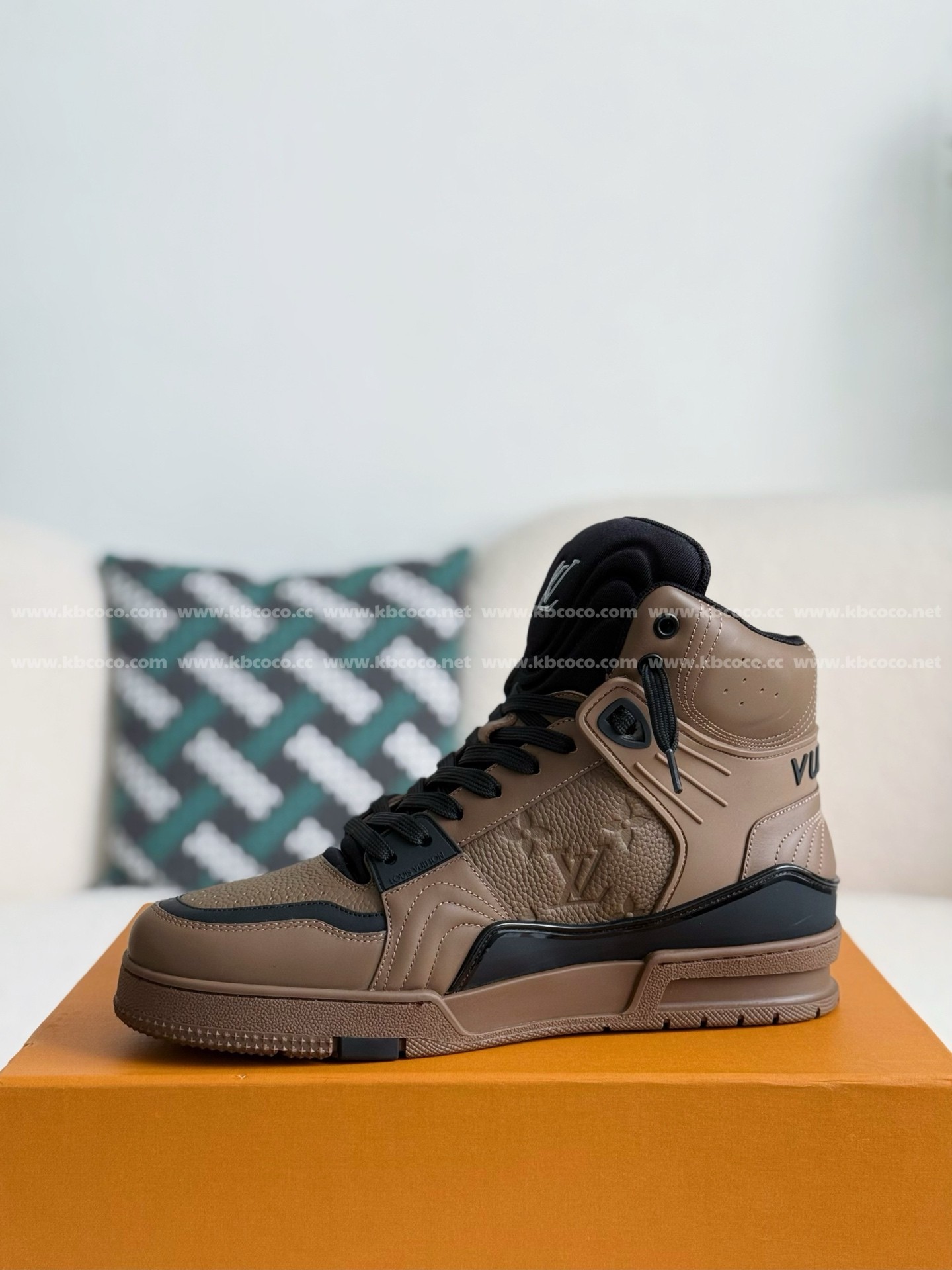 【#4625】 Louis Vuitton Trainers High-Top Plimsolls