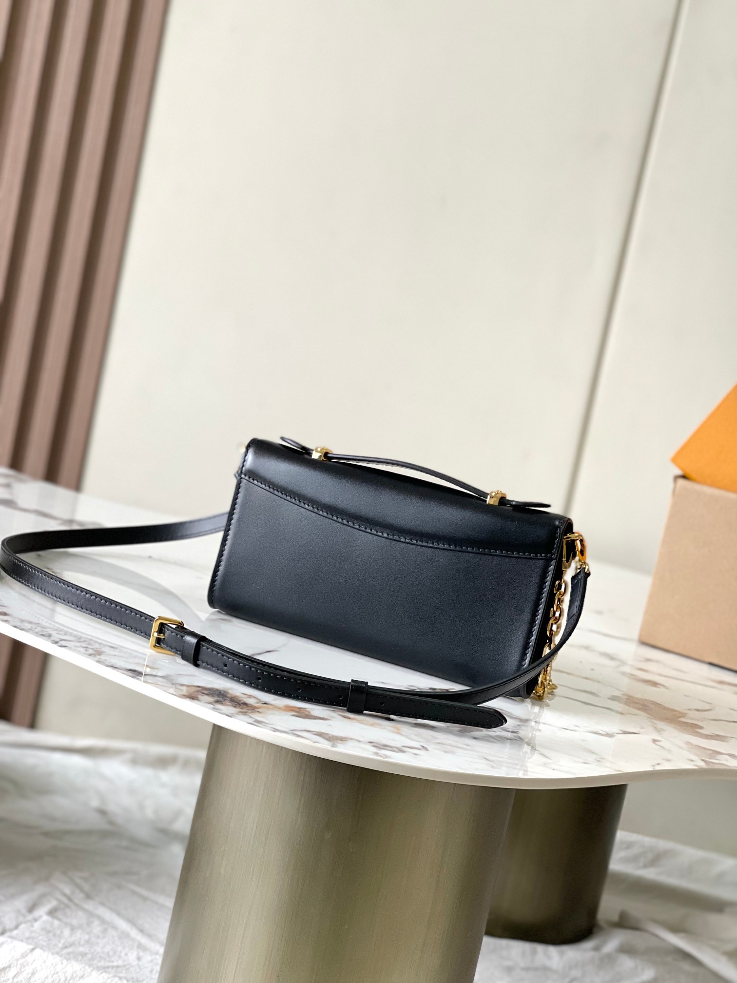 LOUIS VUITTON Capucines Shoulder bag/top quality M12405