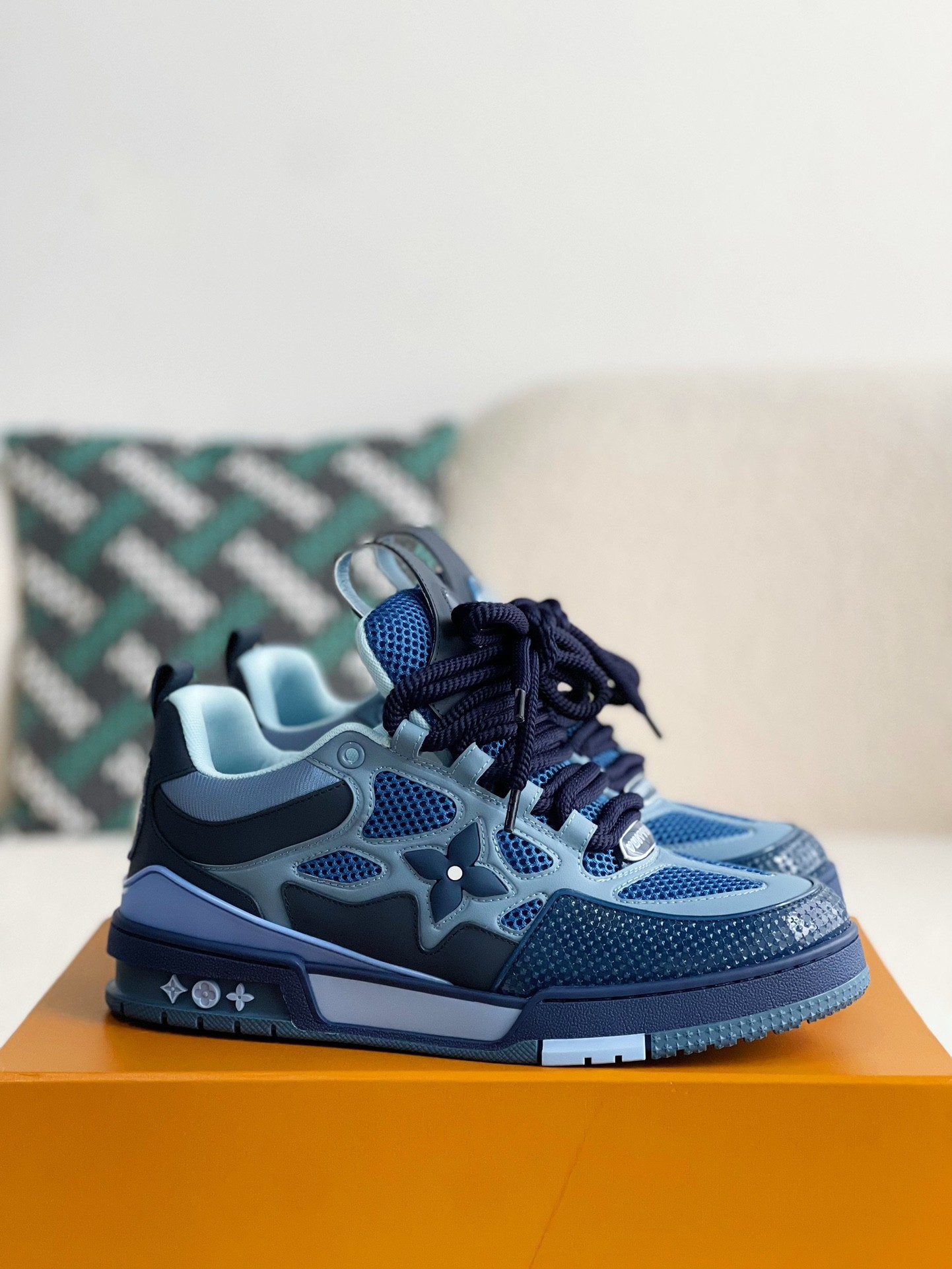 LOUIS VUITTON RUNNER TATIC sneaker