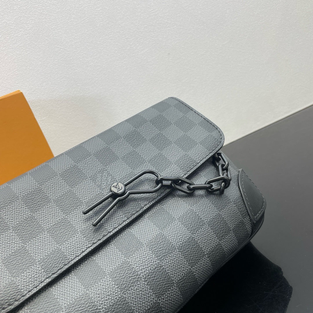 LOUIS VUITTON Steamer Postman bag/top quality M46795