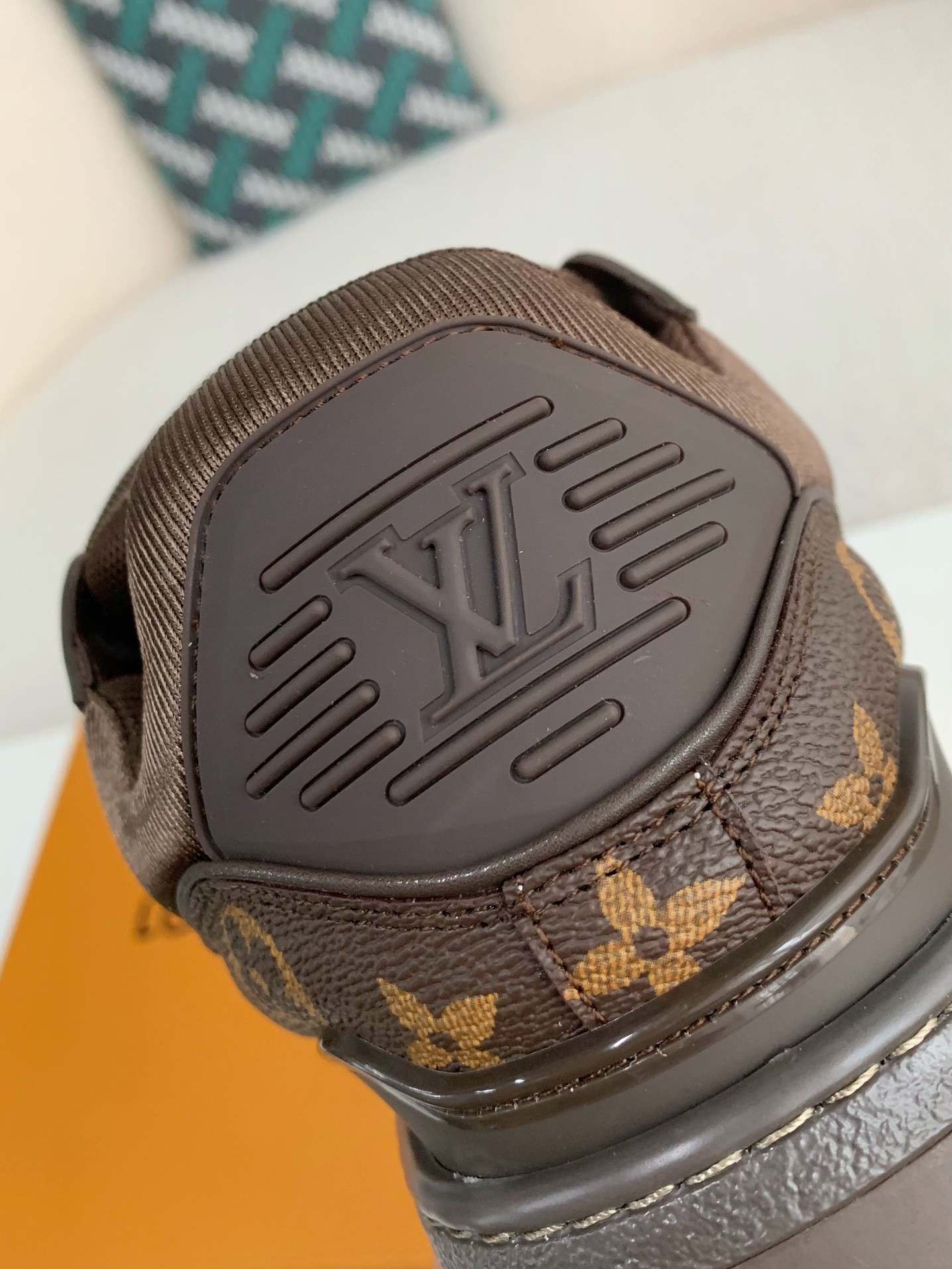 [#3340]LOUIS VUITTON TRAINER SNEAKERS