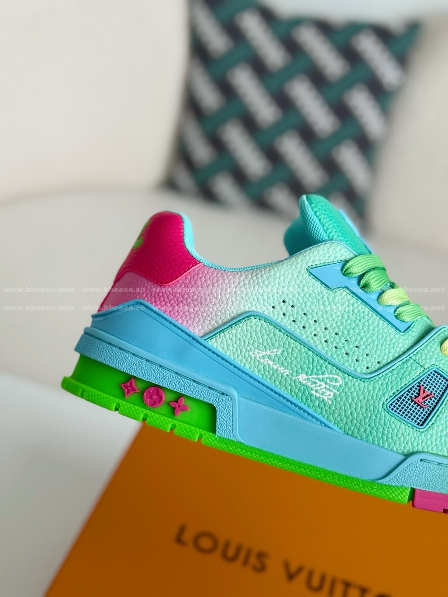 【#5680】 LOUIS VUITTON TRAINER SNEAKERS