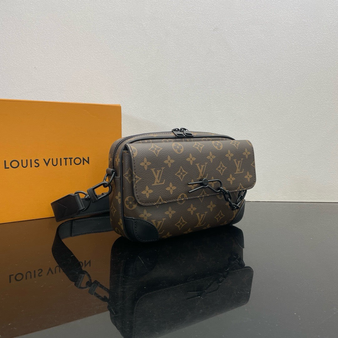 LOUIS VUITTON Steamer Postman bag/top quality M46795