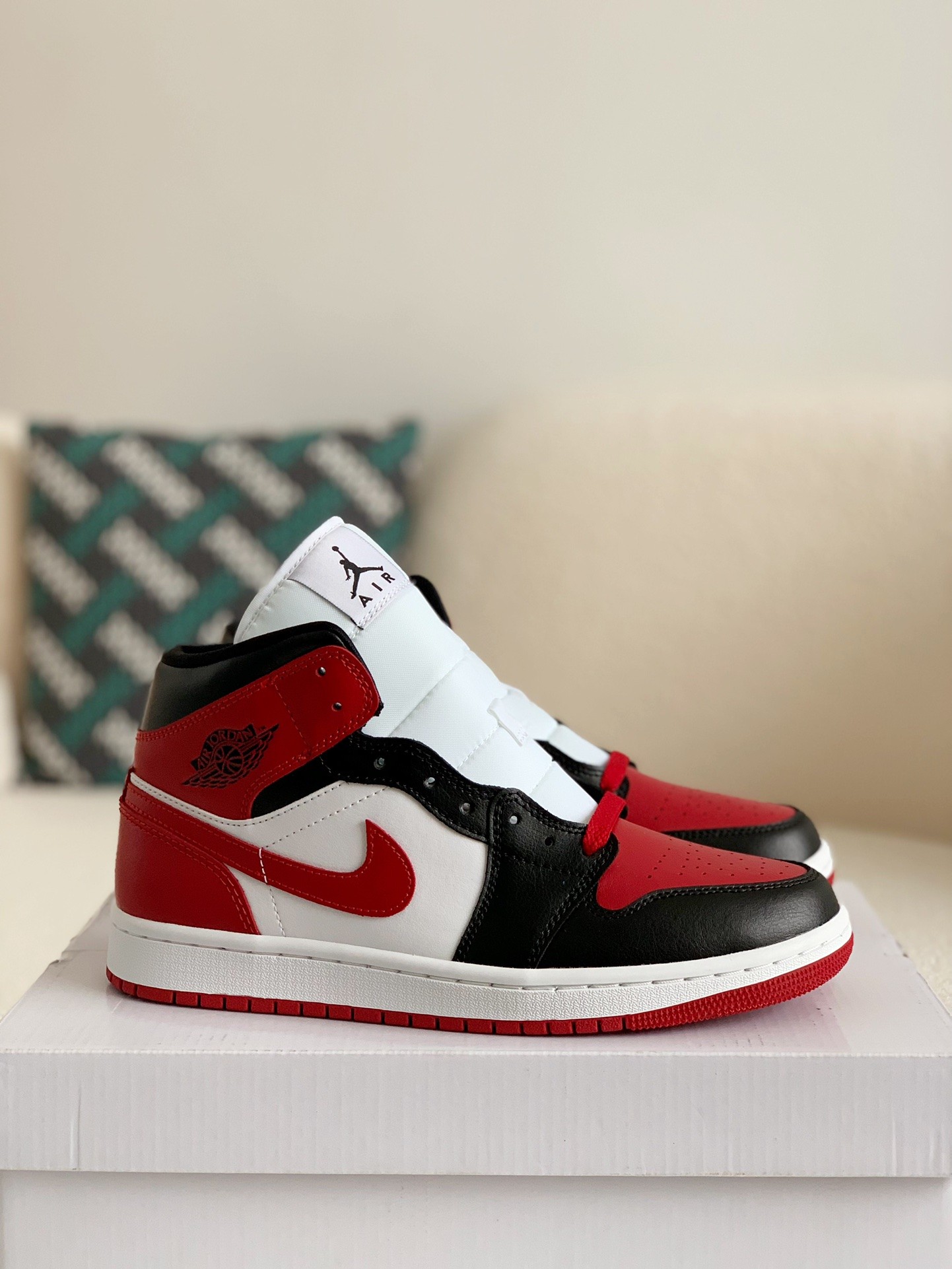 Nike Air jordan 1 Retro High OG Bred Toe