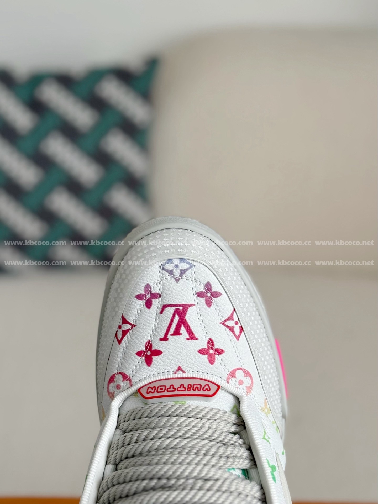 【#5284】LOUIS VUITTON RUNNER TATIC SNEAKERS