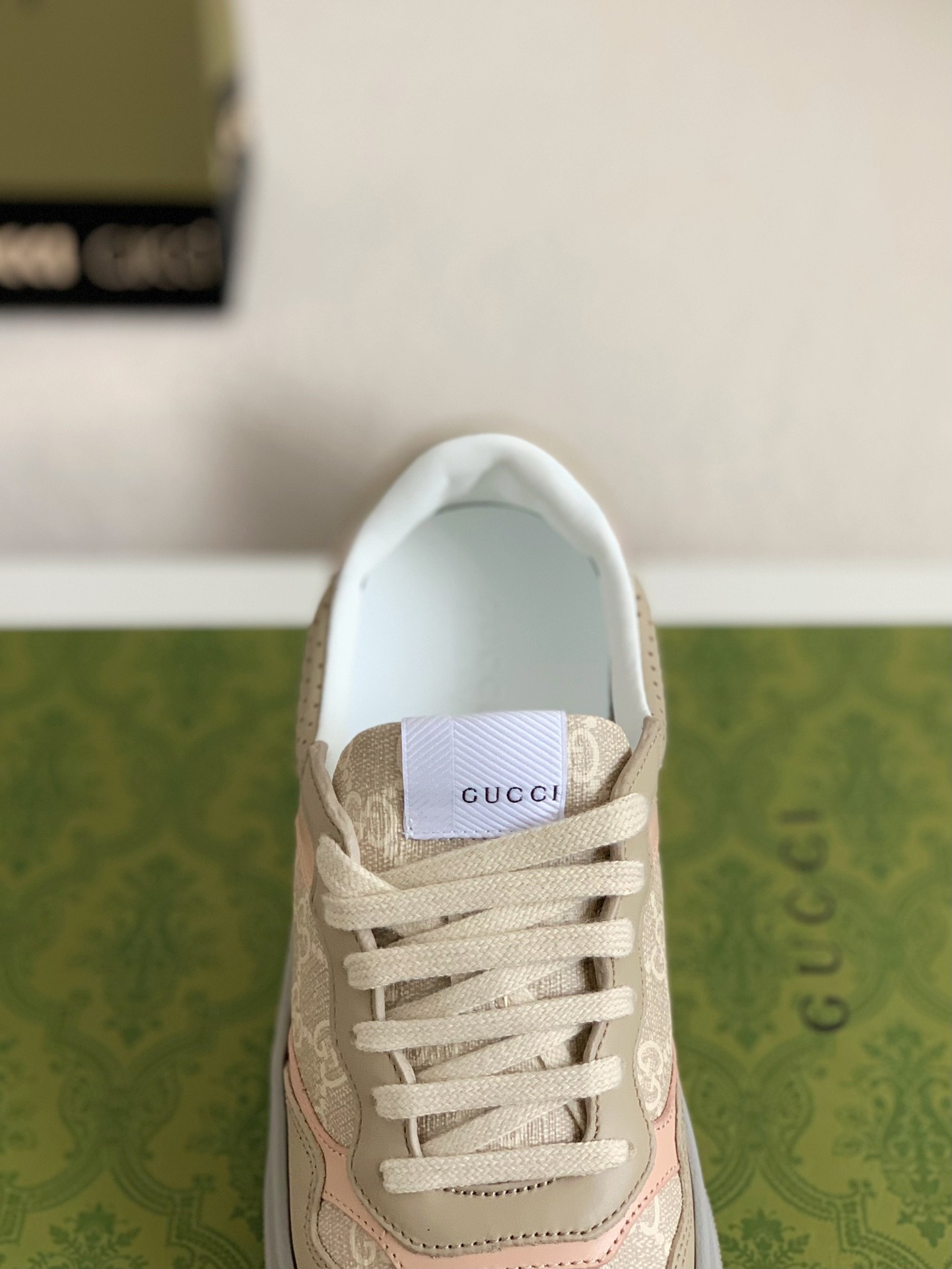 Gucci sneakers Cowhide