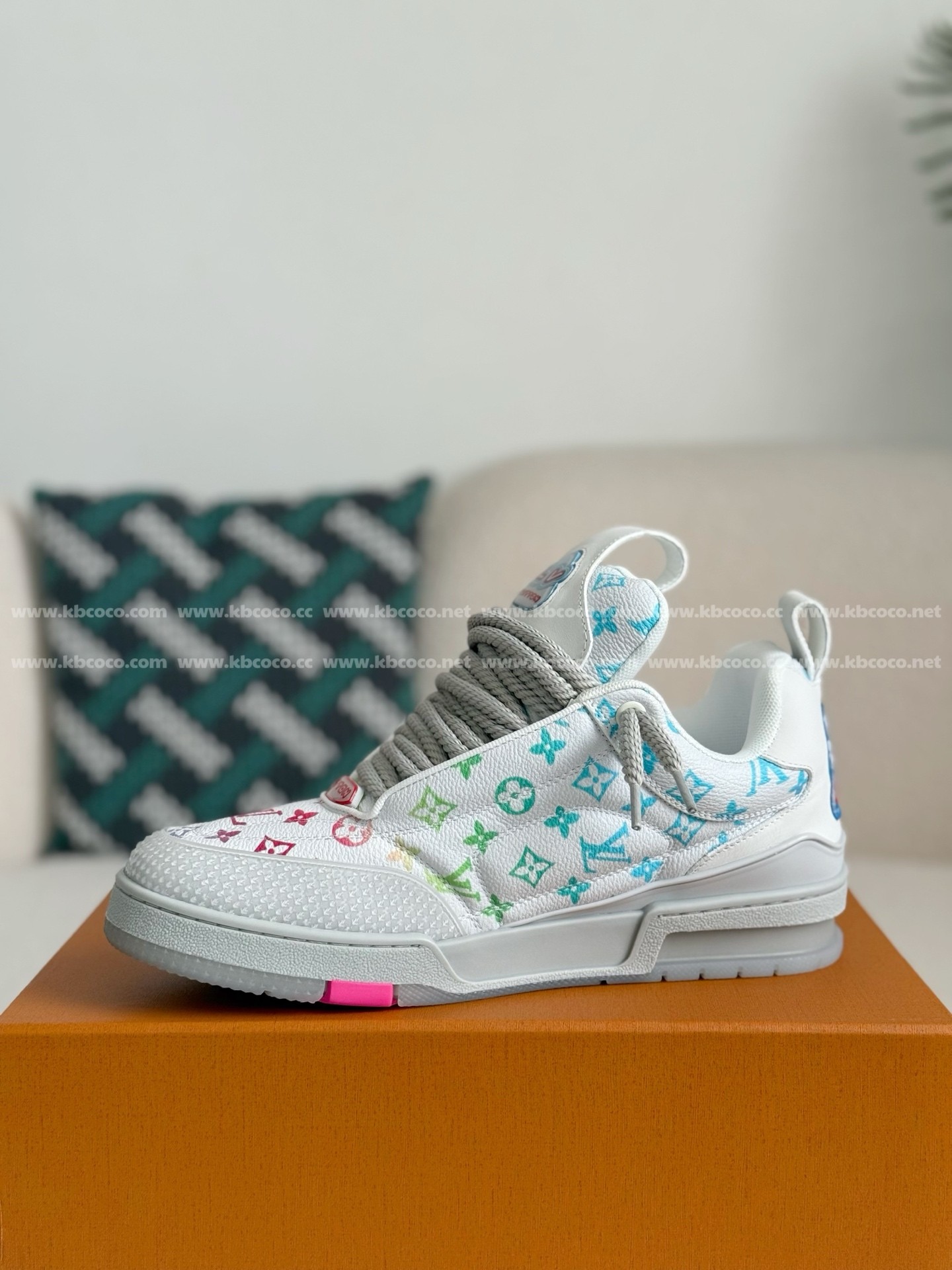 【#5284】LOUIS VUITTON RUNNER TATIC SNEAKERS