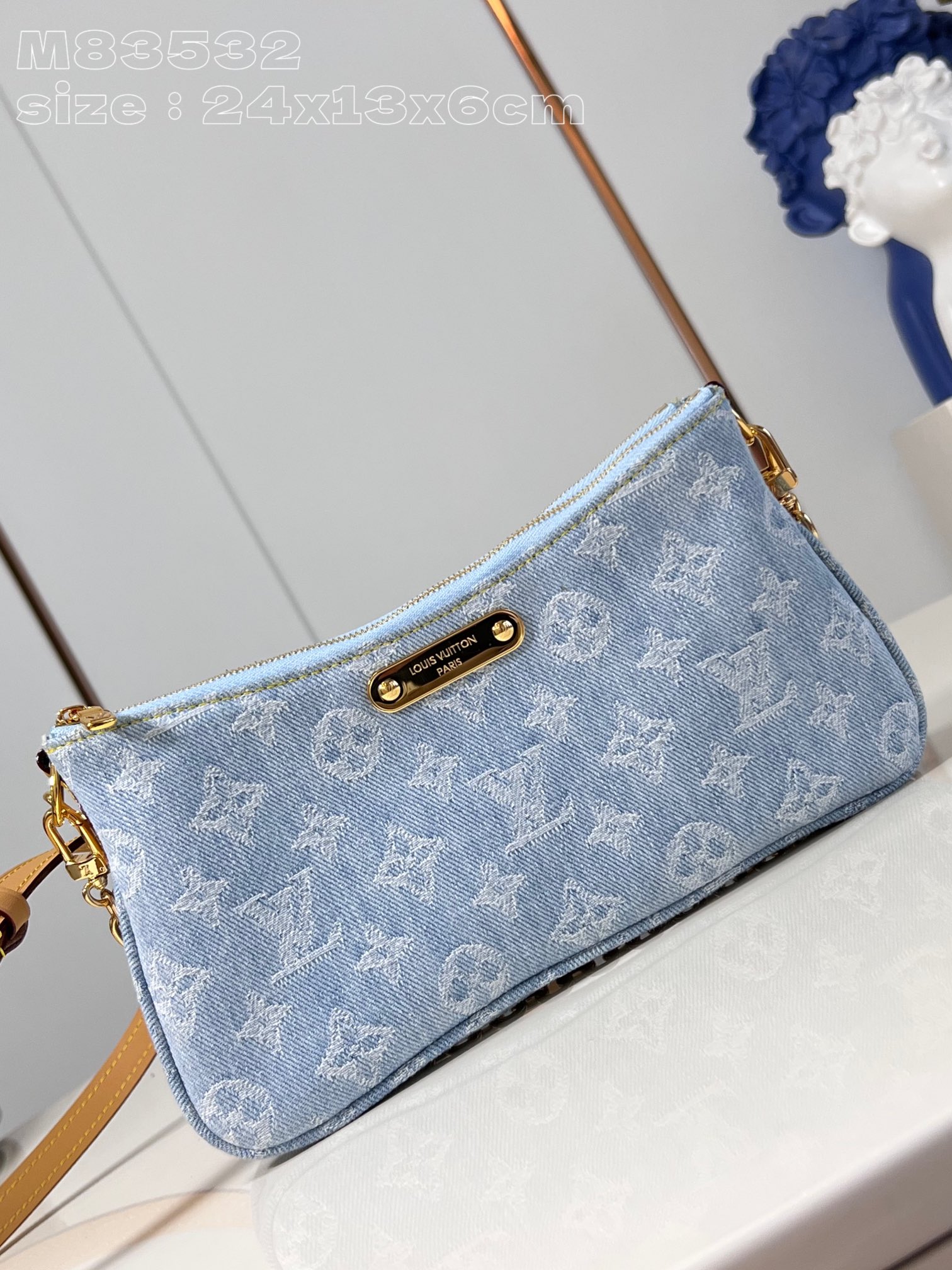 Louis Vuitton Liv Pochette shoulder bag M83532，Top quality