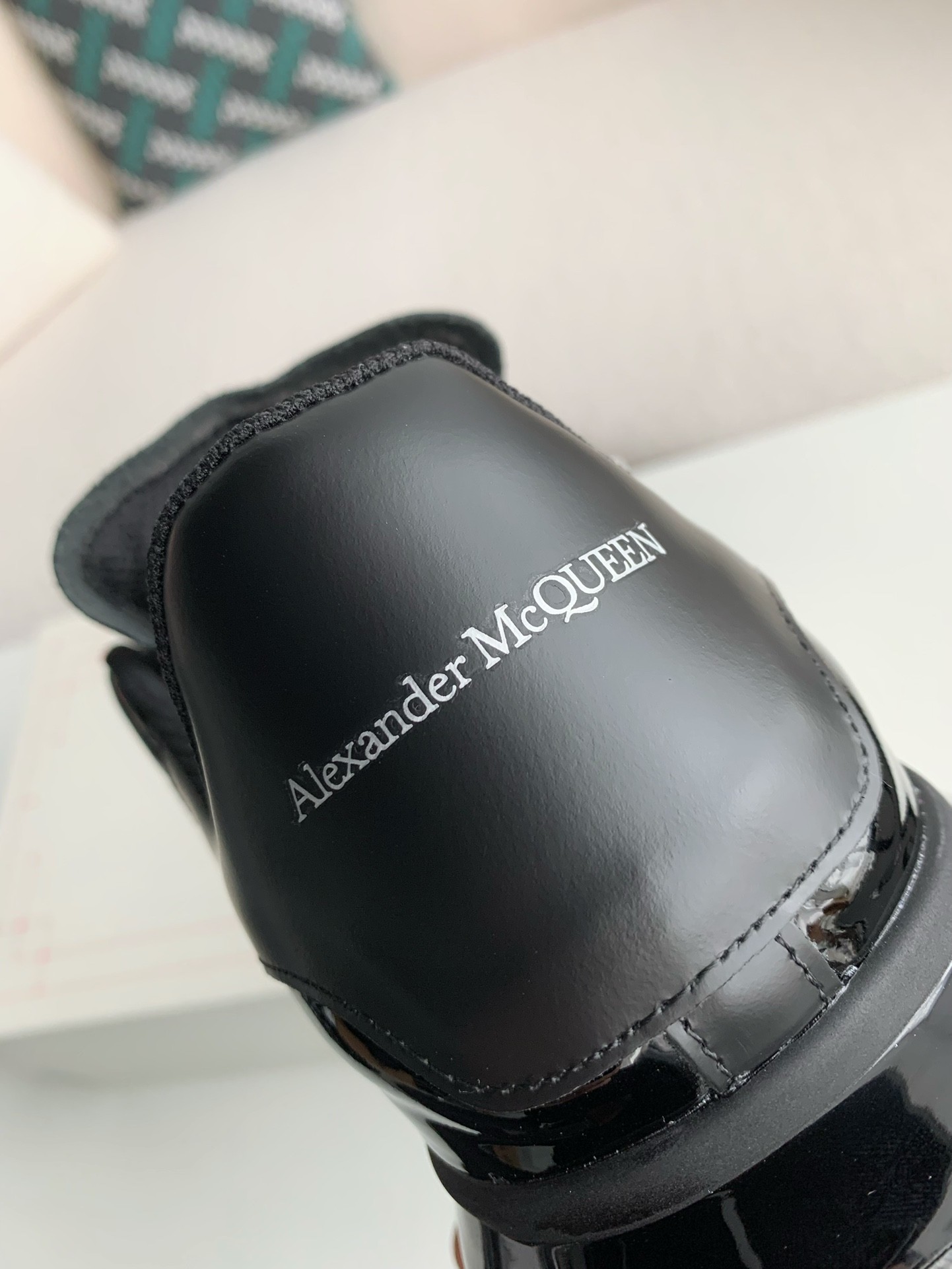 Alexander McQueen MQ golden cowhide tail Air cushion bottom Sneakers