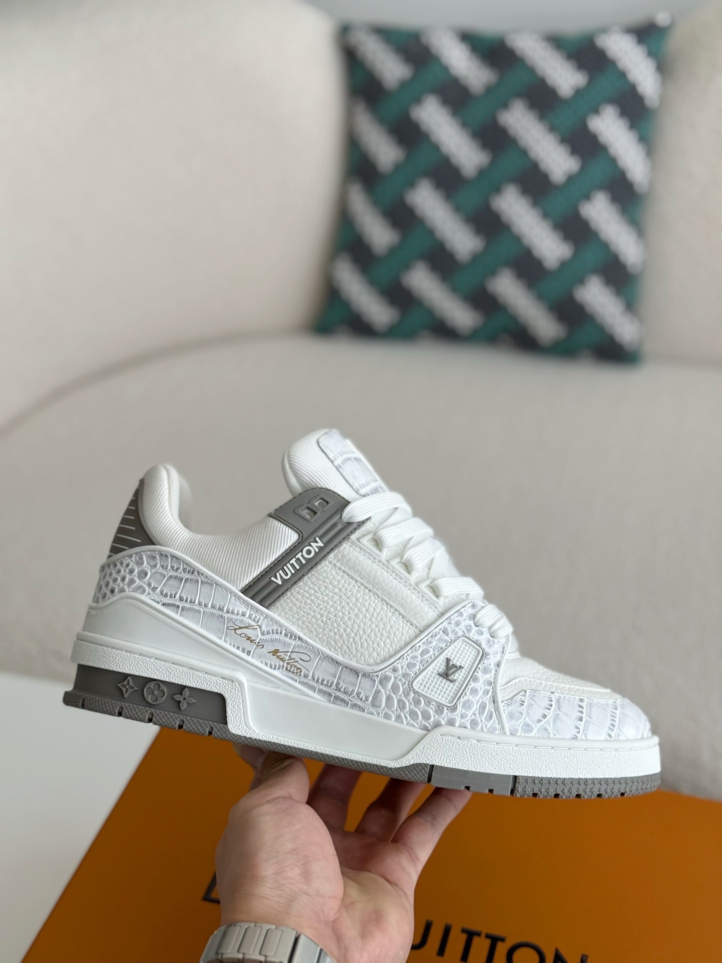 [#3696」 LOUIS VUITTON TRAINER SNEAKERS