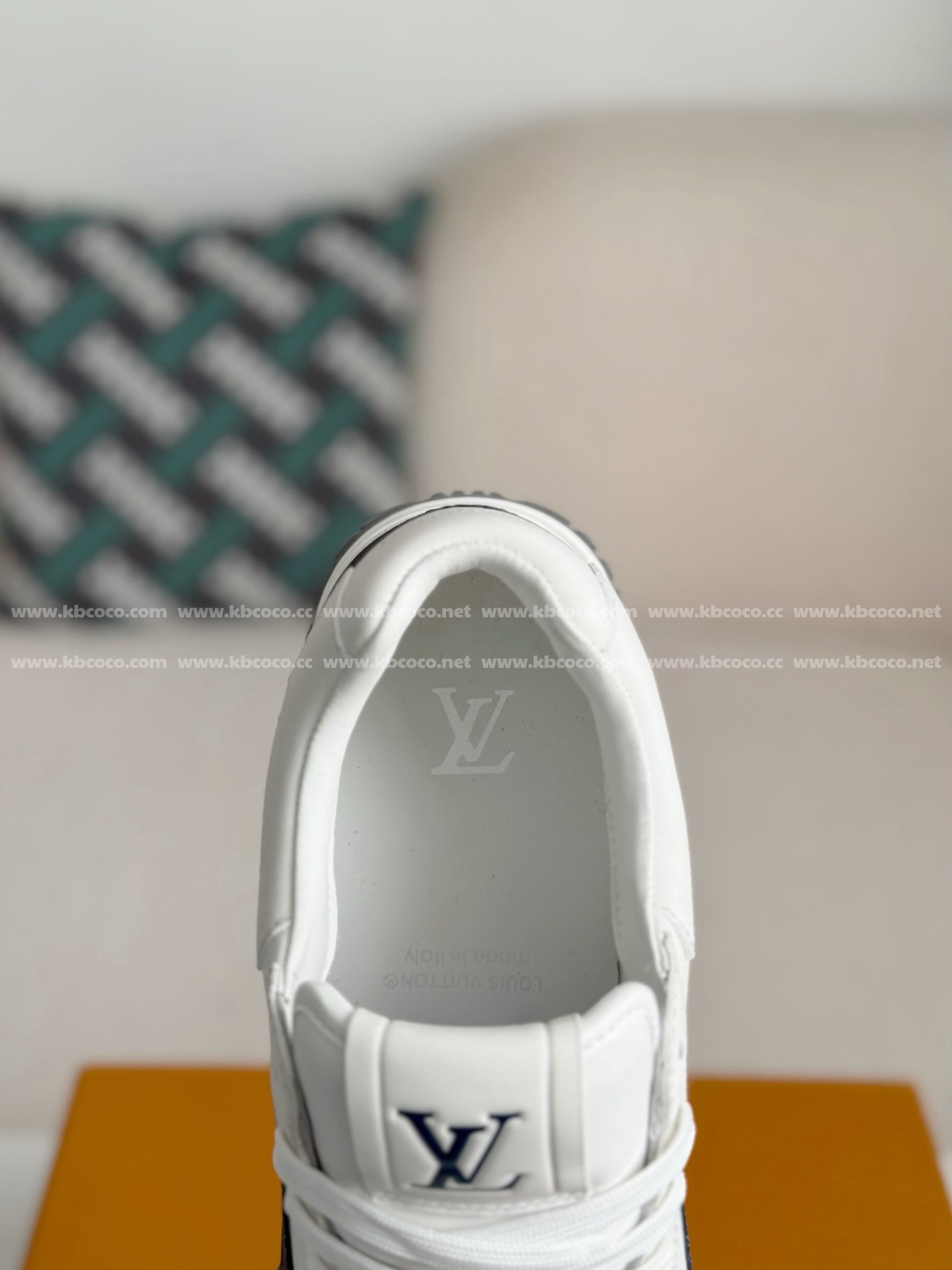 【#4679】 LOUIS VUITTON RUN AWAYCASUAL SHOES