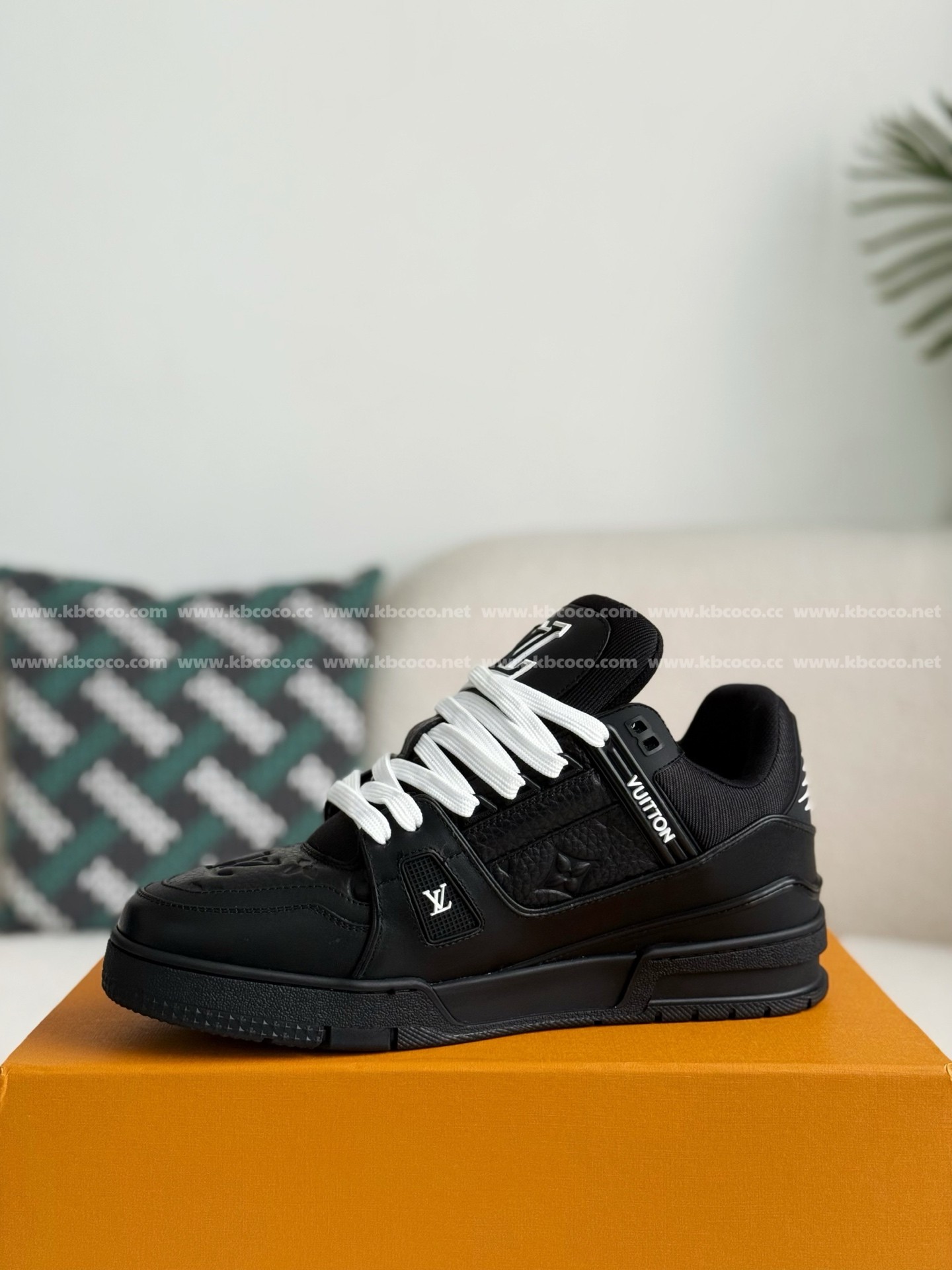 LOUIS VUITTON TRAINER Sneakers