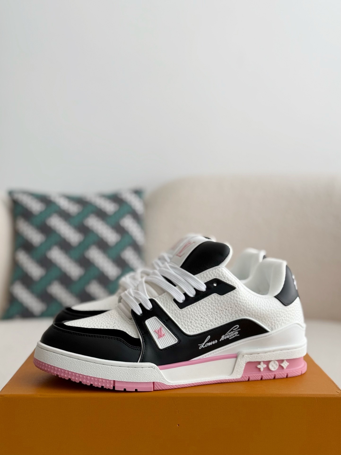 [#3721] LOUIS VUITTON TRAINER SNEAKERS