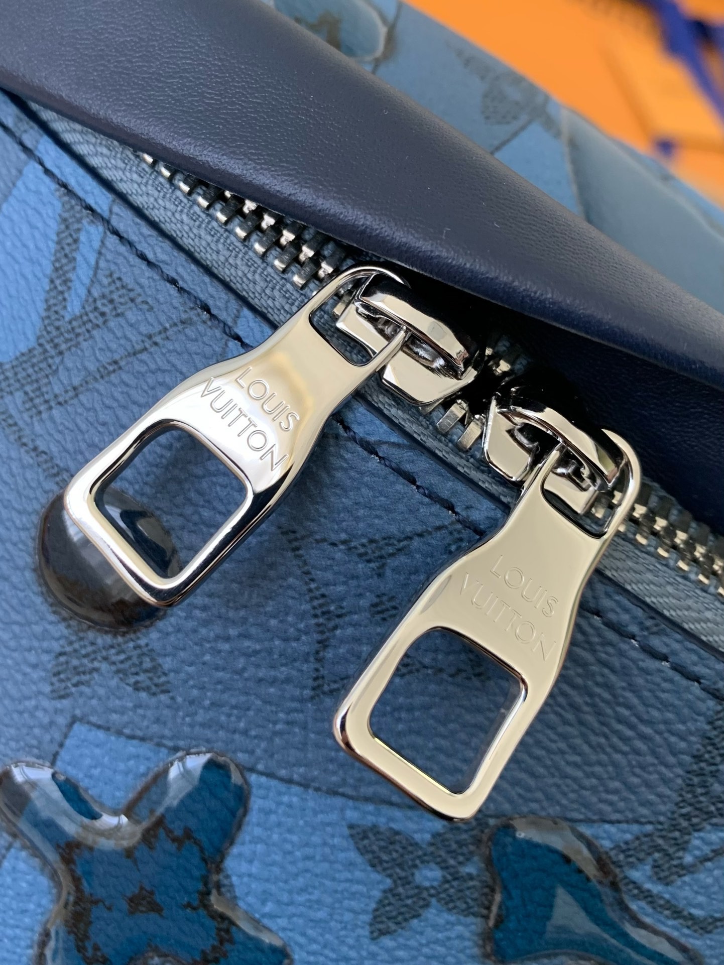 Louis Vuitton 2023 New DISCOVERY Droplet Blue Waistpack M22576