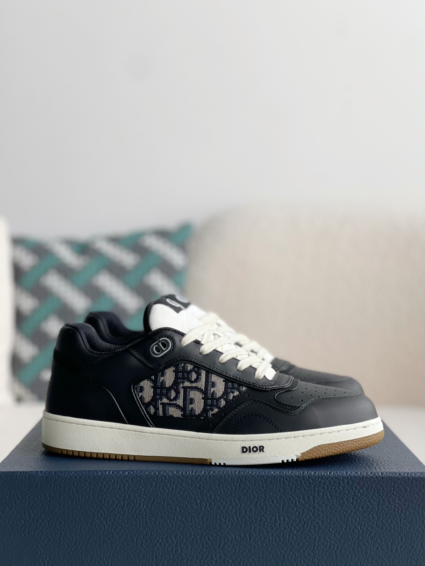 DIOR HIGH LEVEL B27 Sneaker