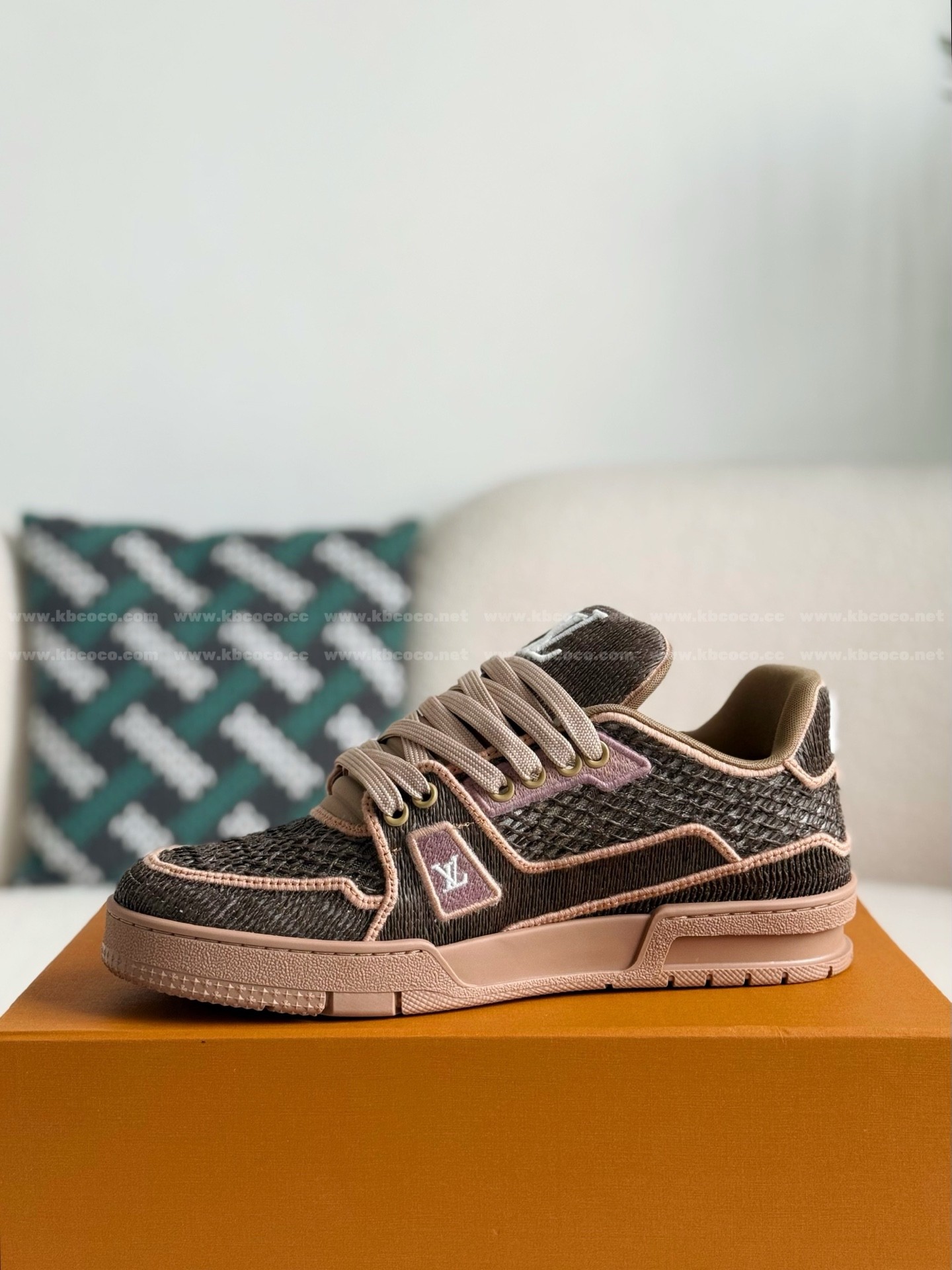 【#5880】LOUIS VUITTON TRAINER SNEAKERS