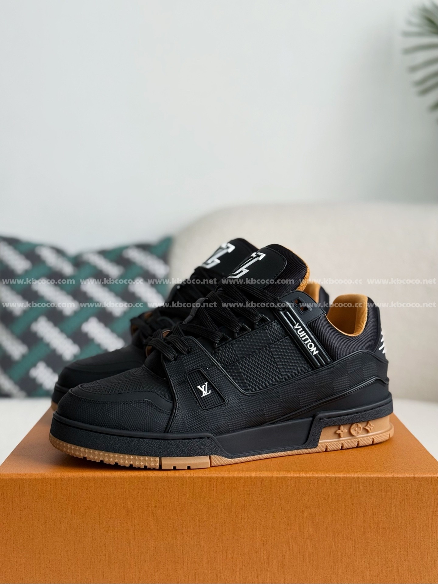 【#5441】 LOUIS VUITTON TRAINER SNEAKERS