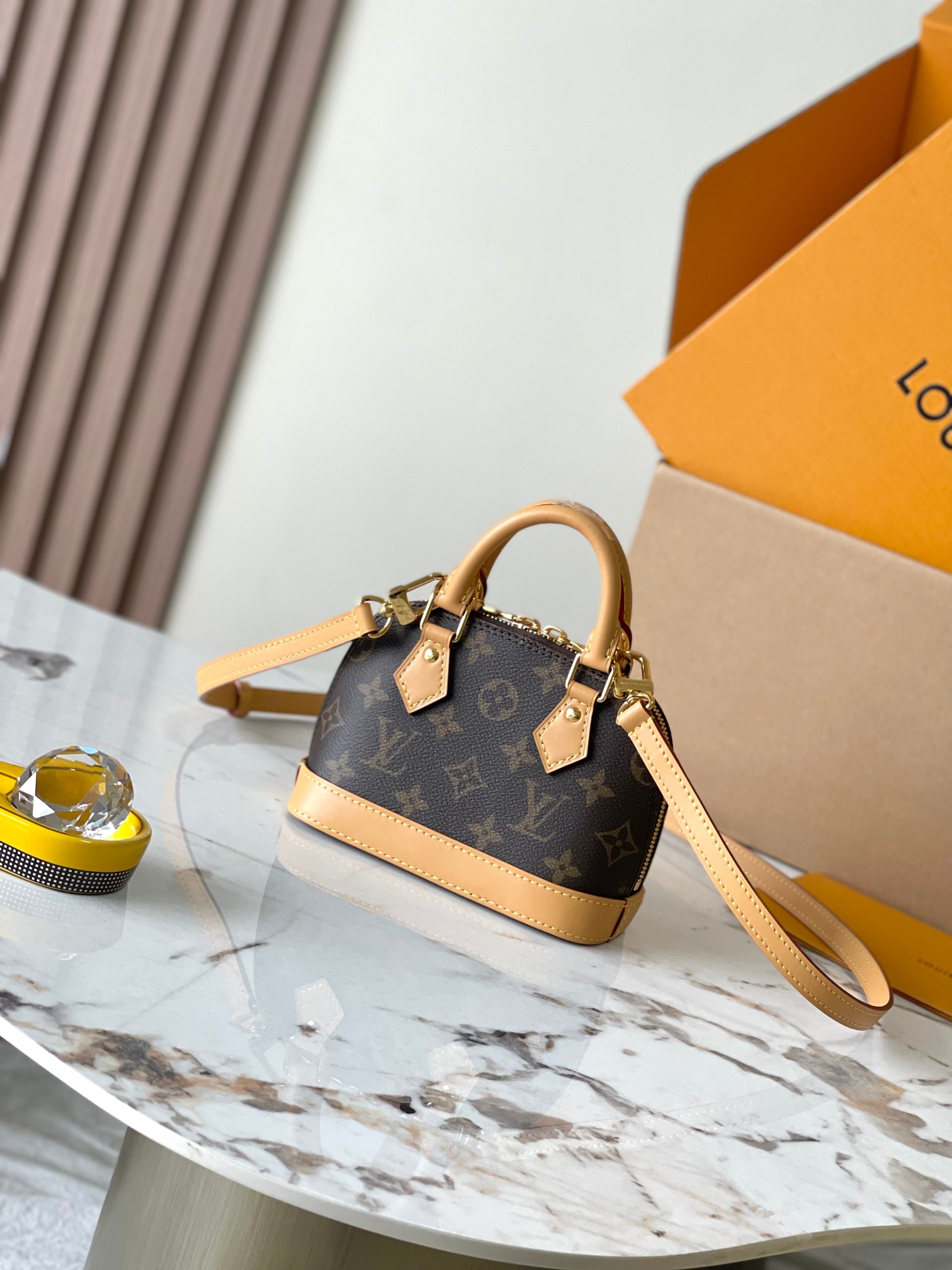 LOUIS VUITTON Alma Handbag/Top Quality M82717