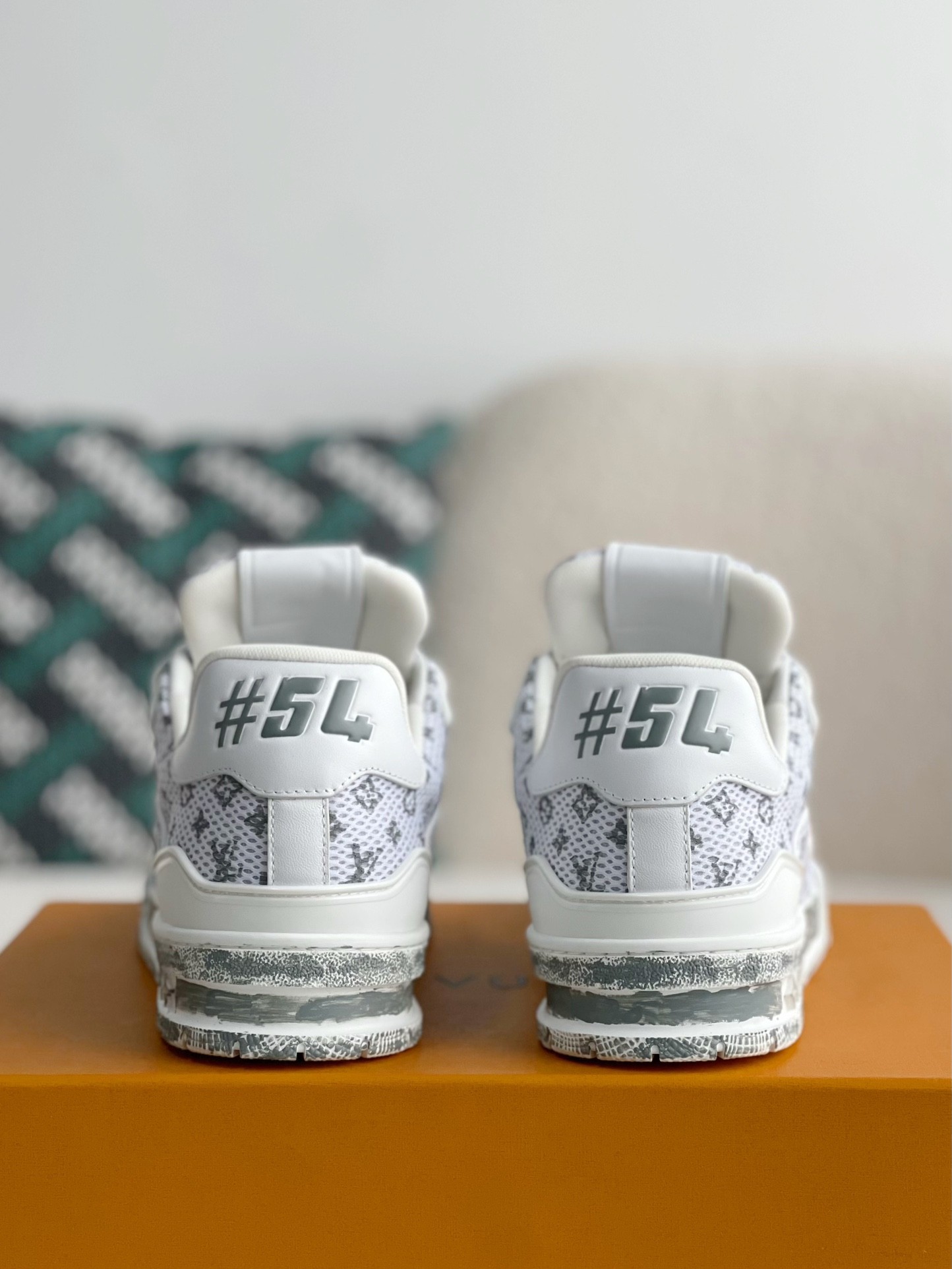 [#3369」 LOUIS VUITTON TRAINER SNEAKERS