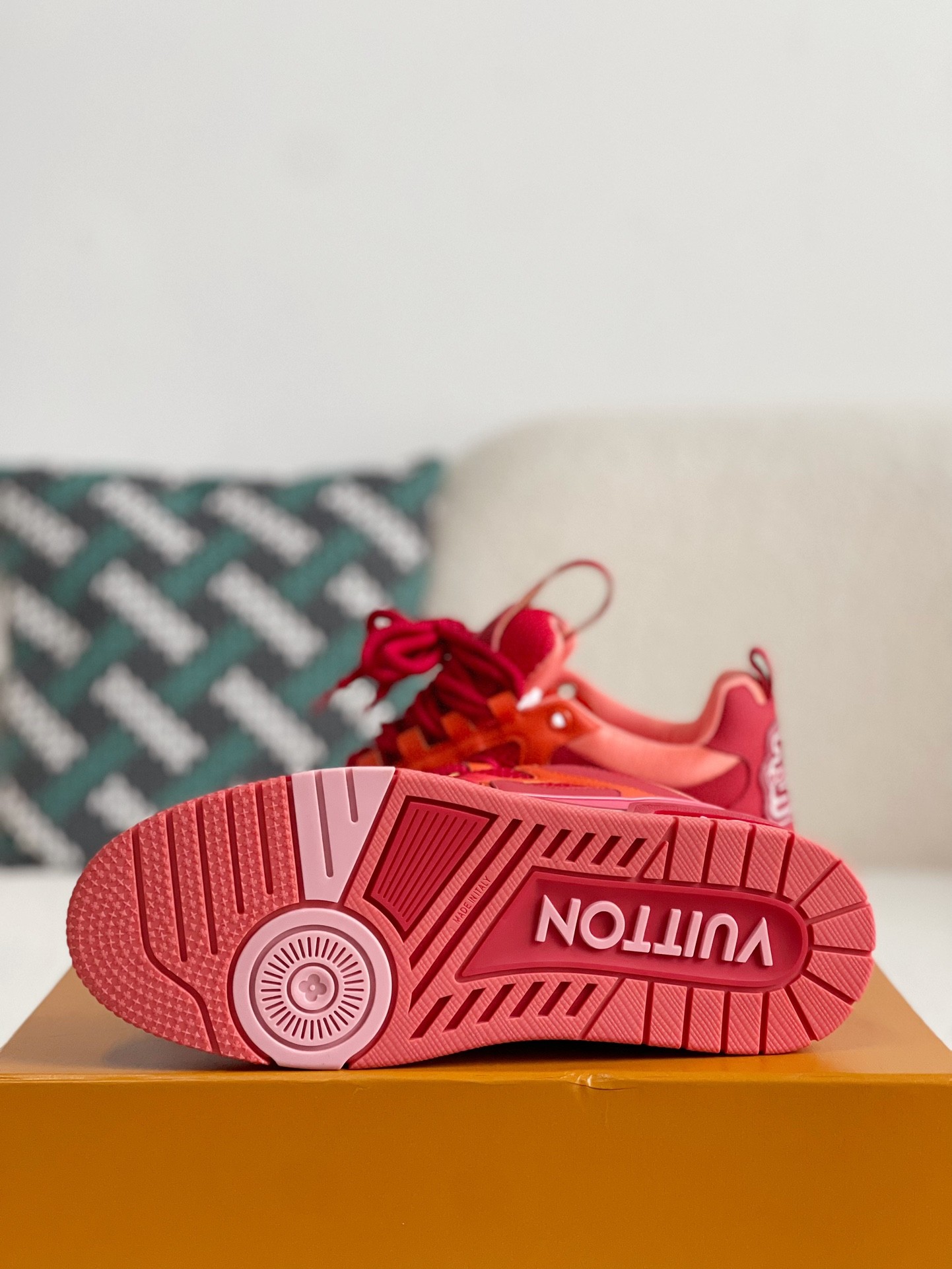 LOUIS VUITTON RUNNER TATIC sneaker