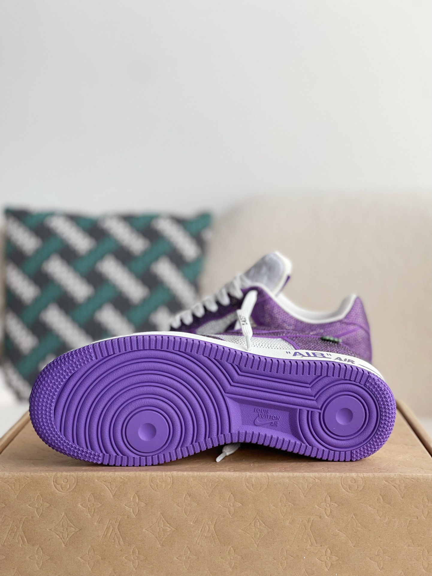 LOUIS VUITTON x NIKE AIR FORCE 1 SNEAKER