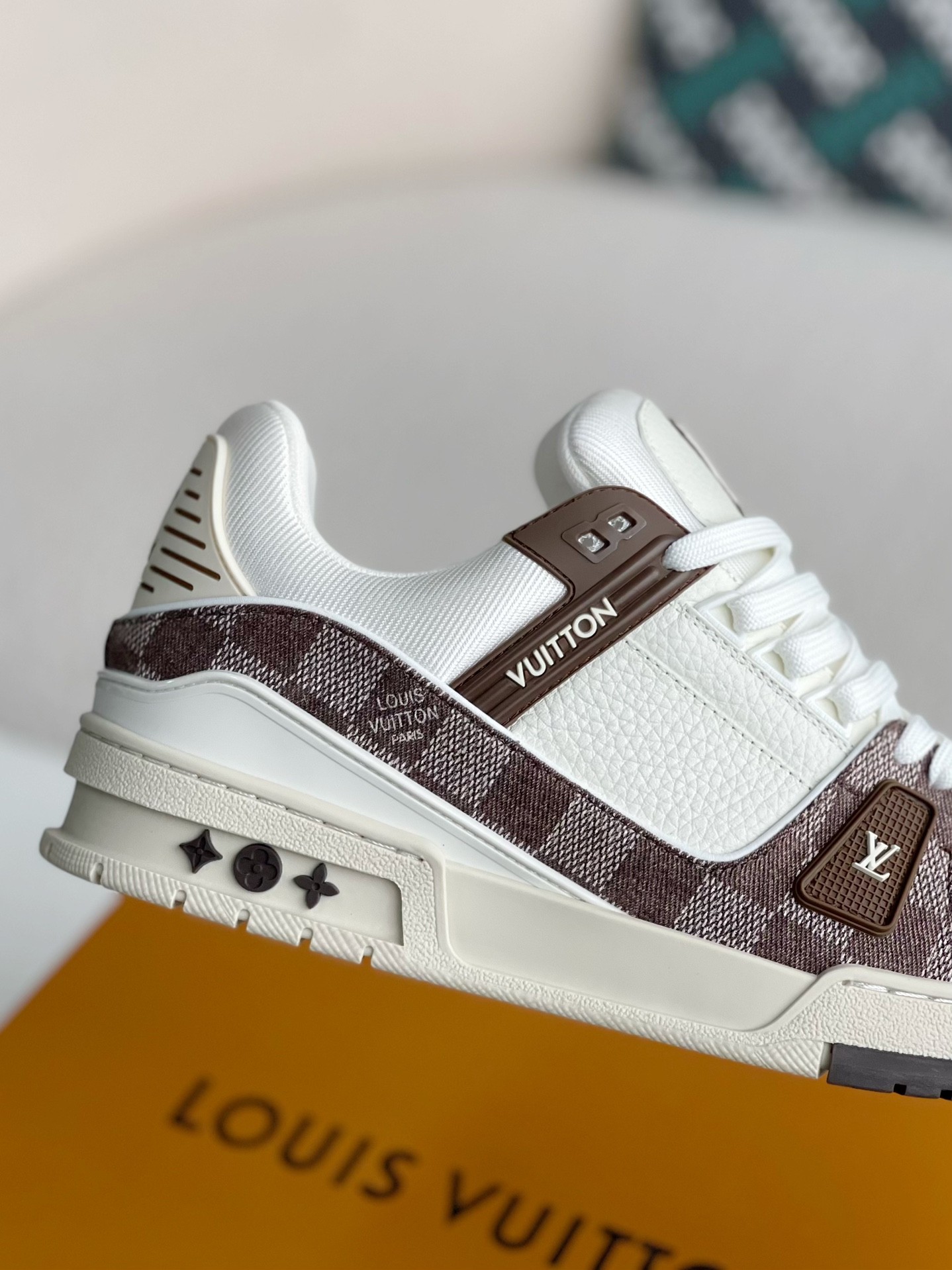 【#3135】LOUIS VUITTON TRAINER SNEAKERS