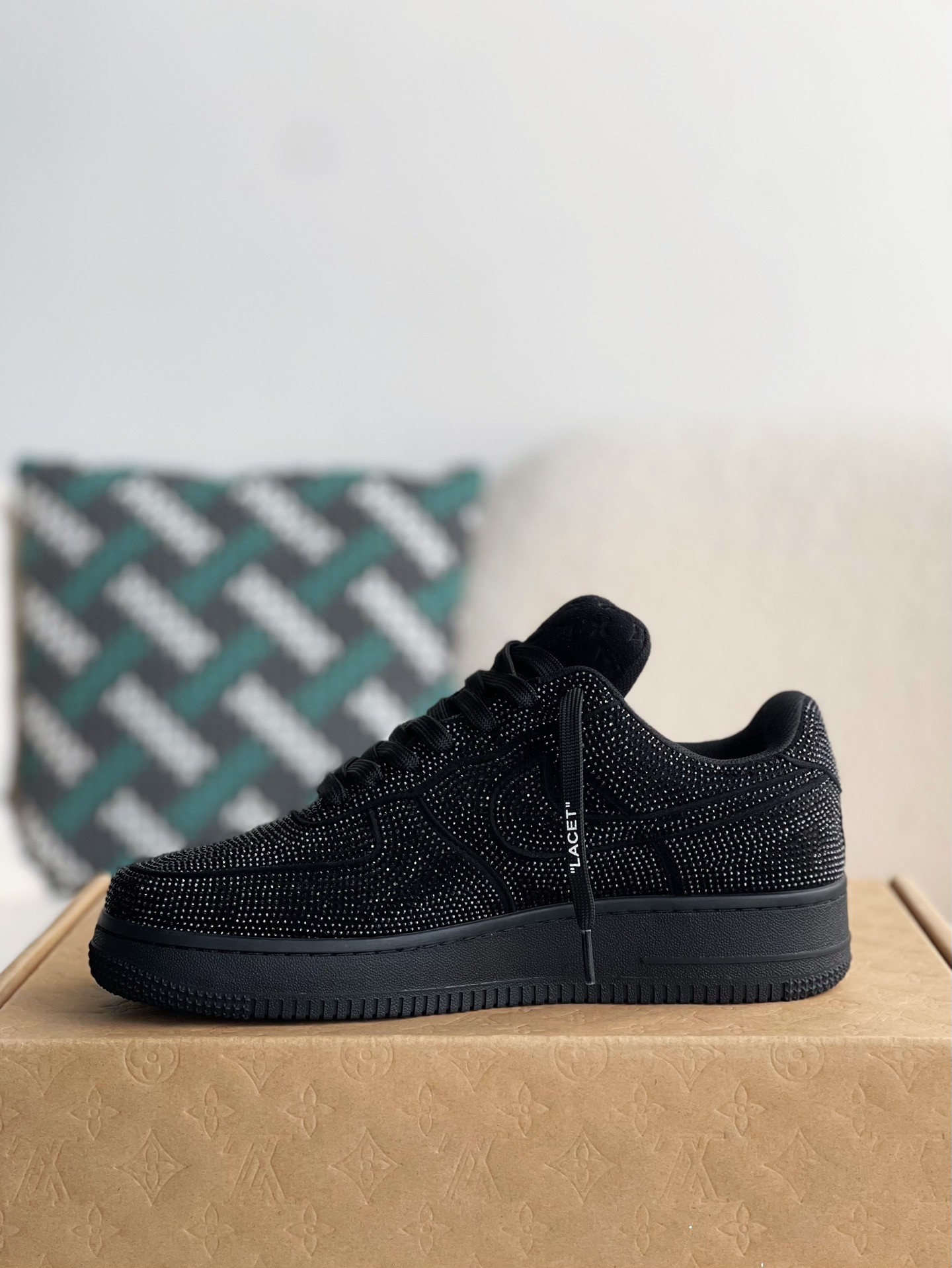 LOUIS VUITTON x NIKE AIR FORCE 1 SNEAKER