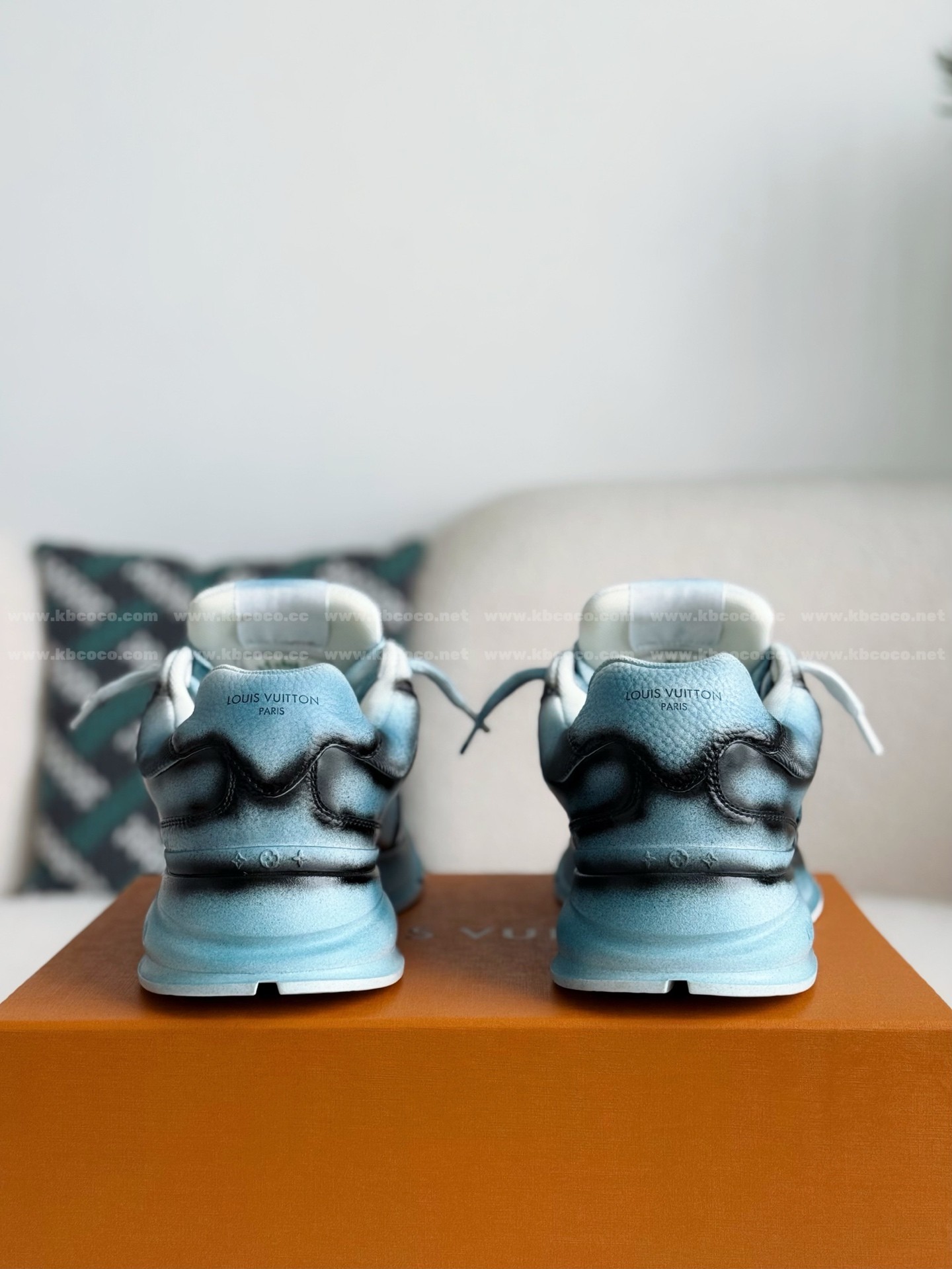 【#5861】 LOUIS VUITTON CLASSIC CASUAL SHOES