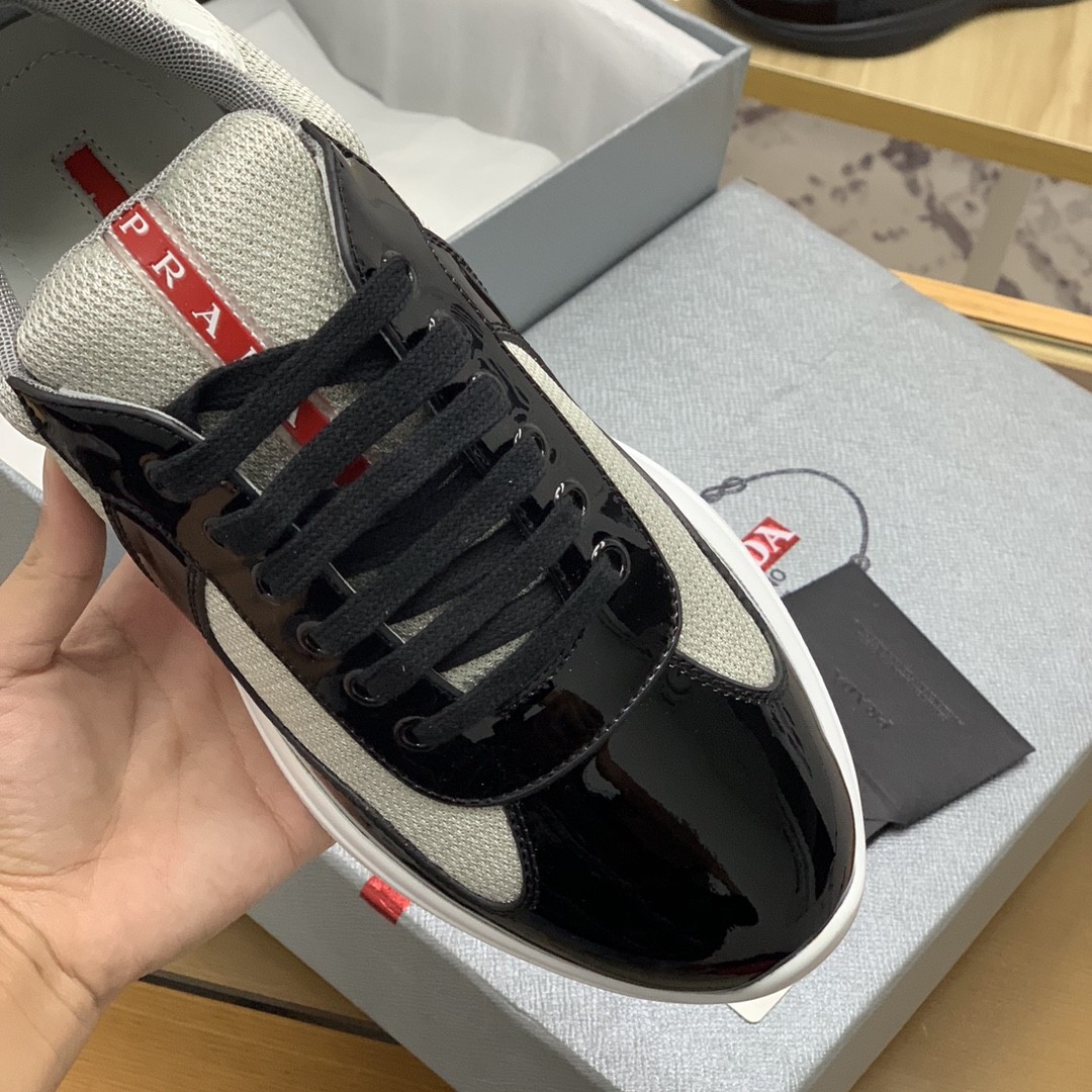 【#606】 Prada Sneakers