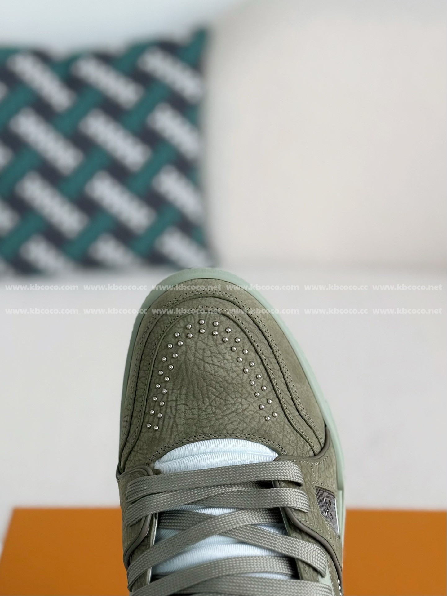 【#4530】 LOUIS VUITTON TRAINER SNEAKERS