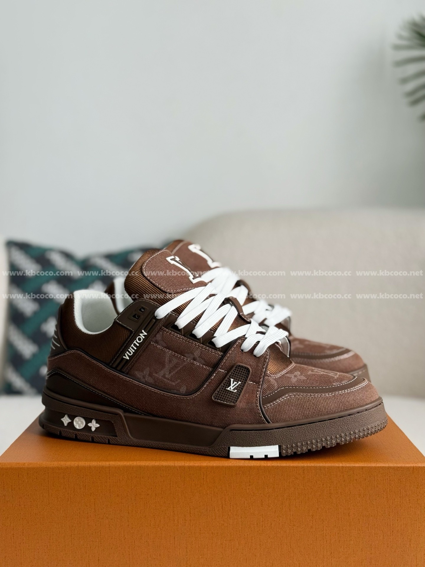 【#5439】 LOUIS VUITTON TRAINER SNEAKERS