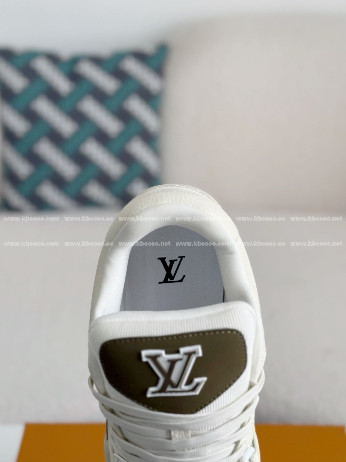 【#4116】 LOUIS VUITTON RUNNER TATIC SNEAKERS