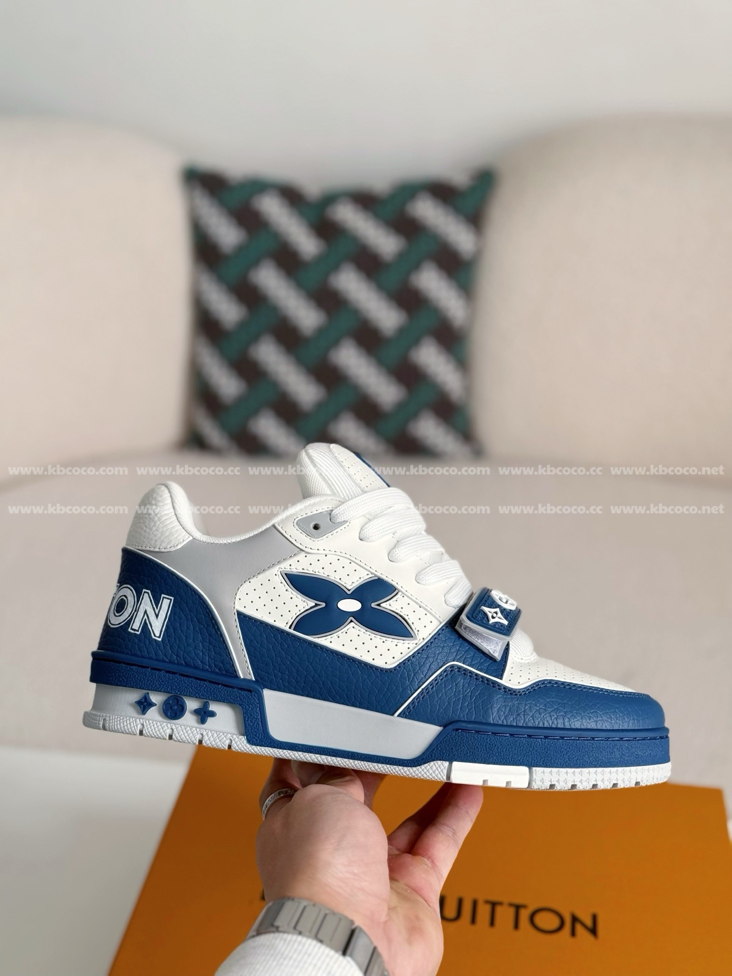 【#4674】 LOUIS VUITTON TRAINER SNEAKERS