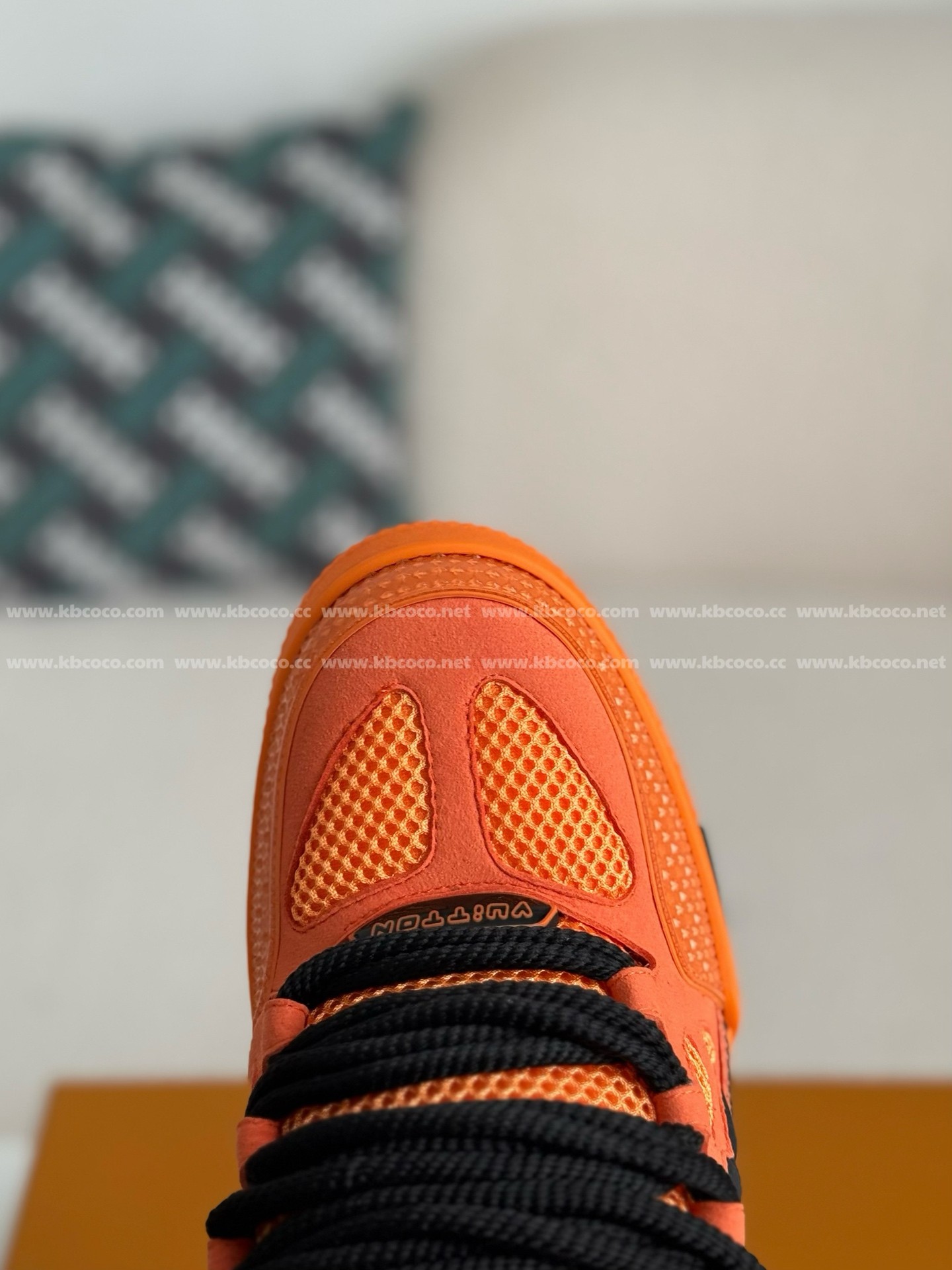 【#5073】 LOUIS VUITTON RUNNER TATIC SNEAKERS