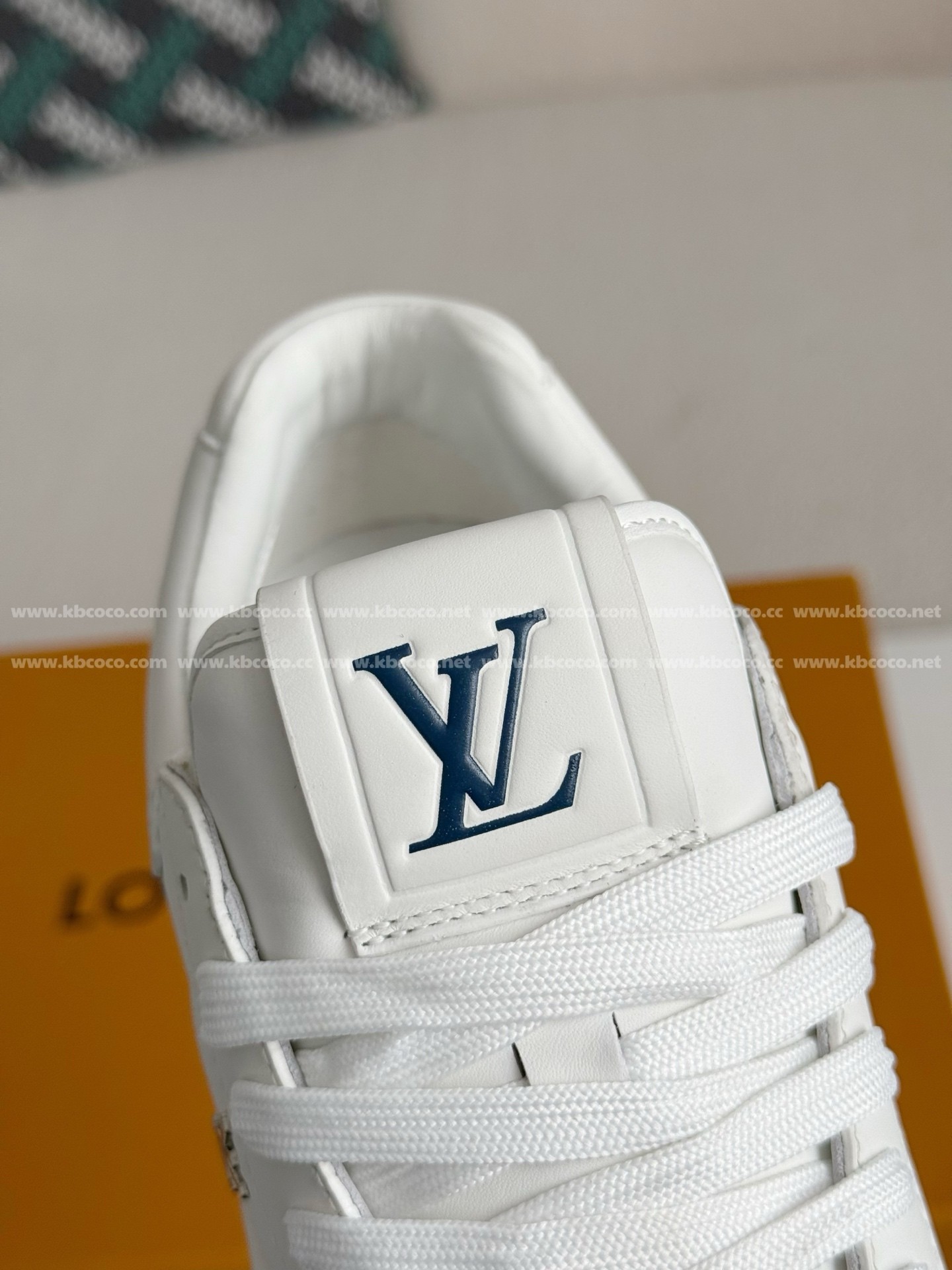 【#4679】 LOUIS VUITTON RUN AWAYCASUAL SHOES