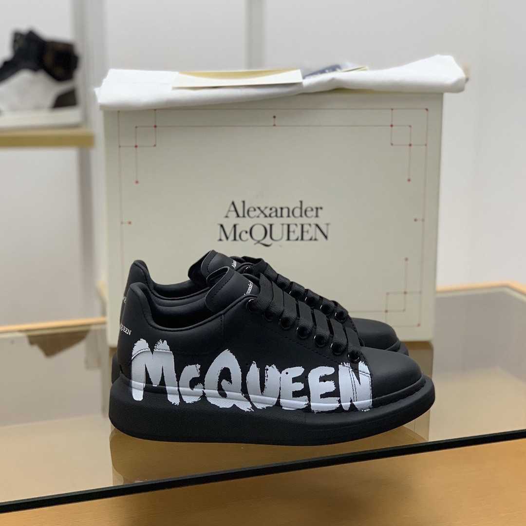 Alexander McQueen MQ 3D black letterSneakers