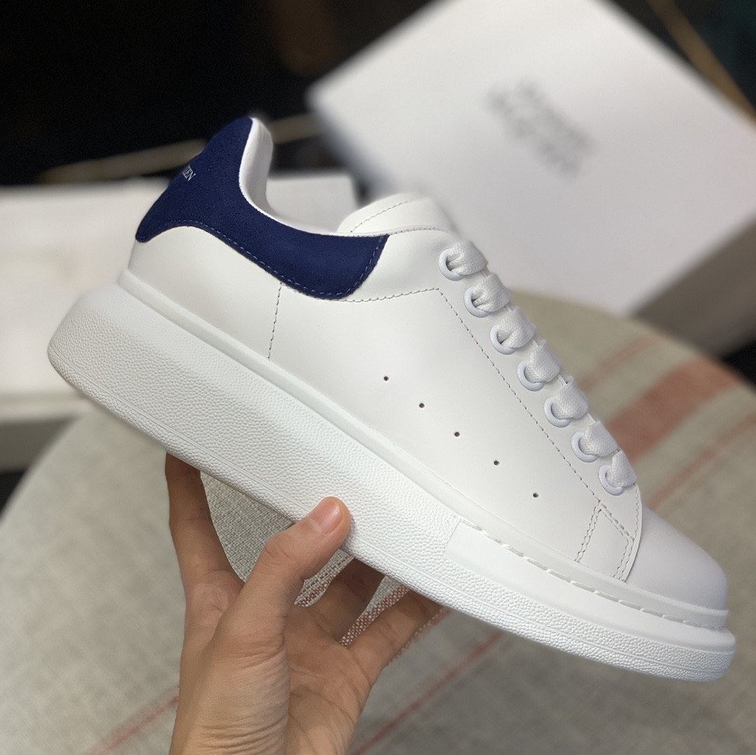Alexander McQueen MO Dark blue velvet tail Sneakers