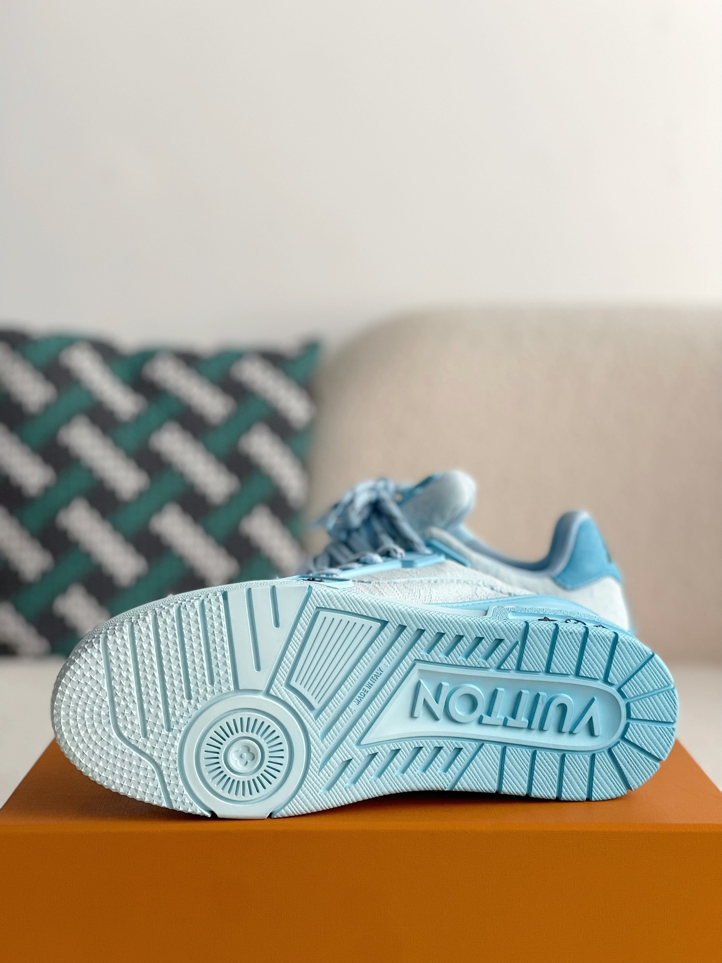 [#3238]LOUIS VUITTON TRAINER SNEAKERS