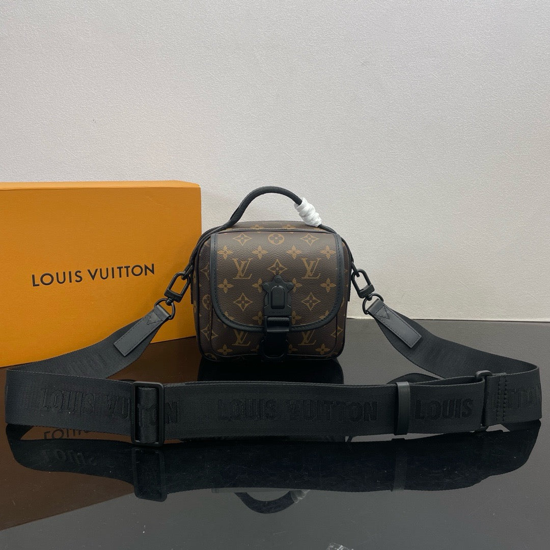 LOUIS VUITTON QUEST Postman bag/top quality M46973
