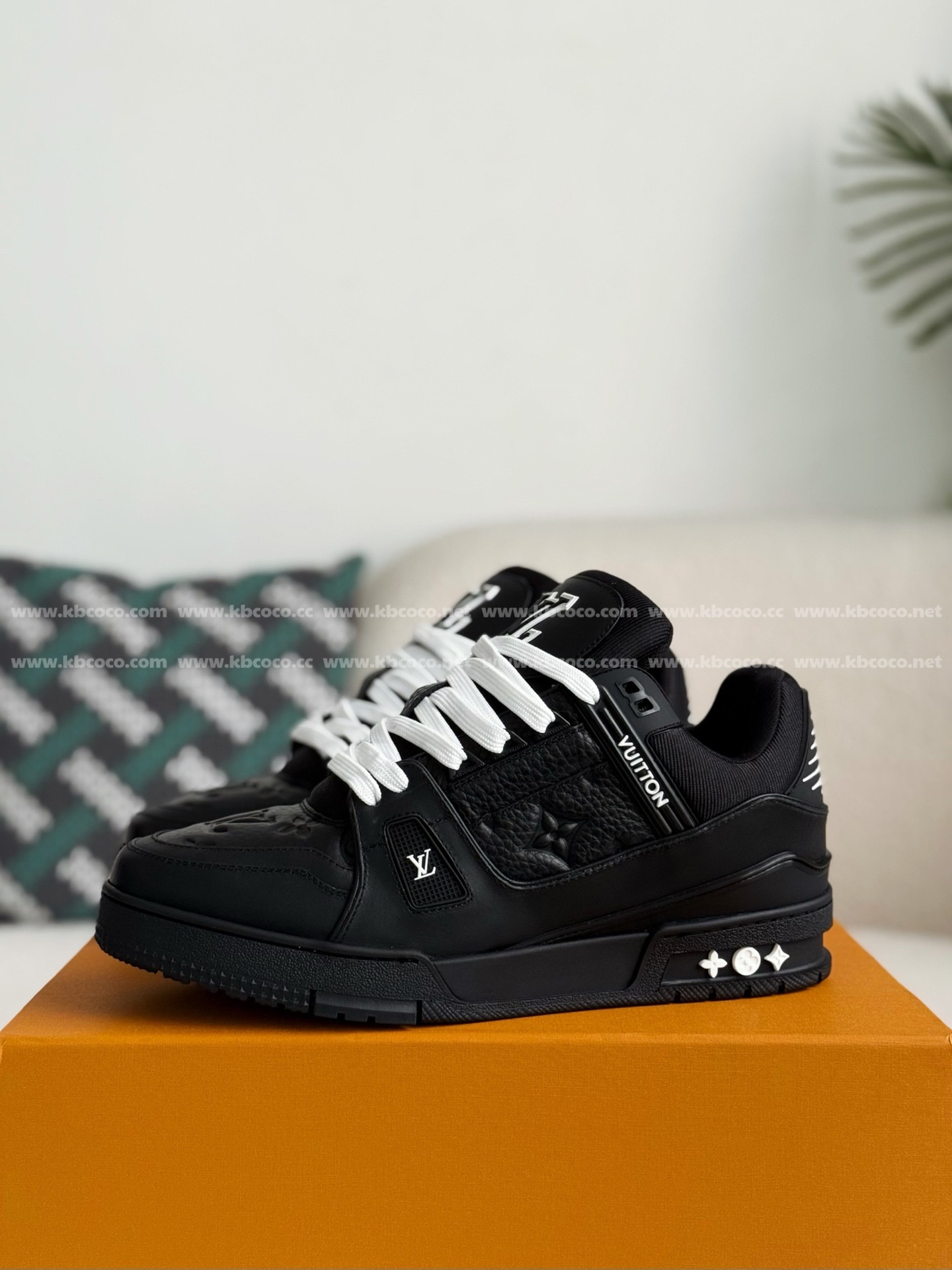 LOUIS VUITTON TRAINER Sneakers