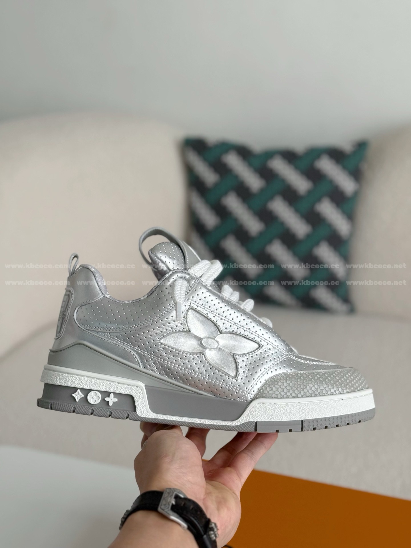 【#5645】 LOUIS VUITTON SKATE SNEAKERS