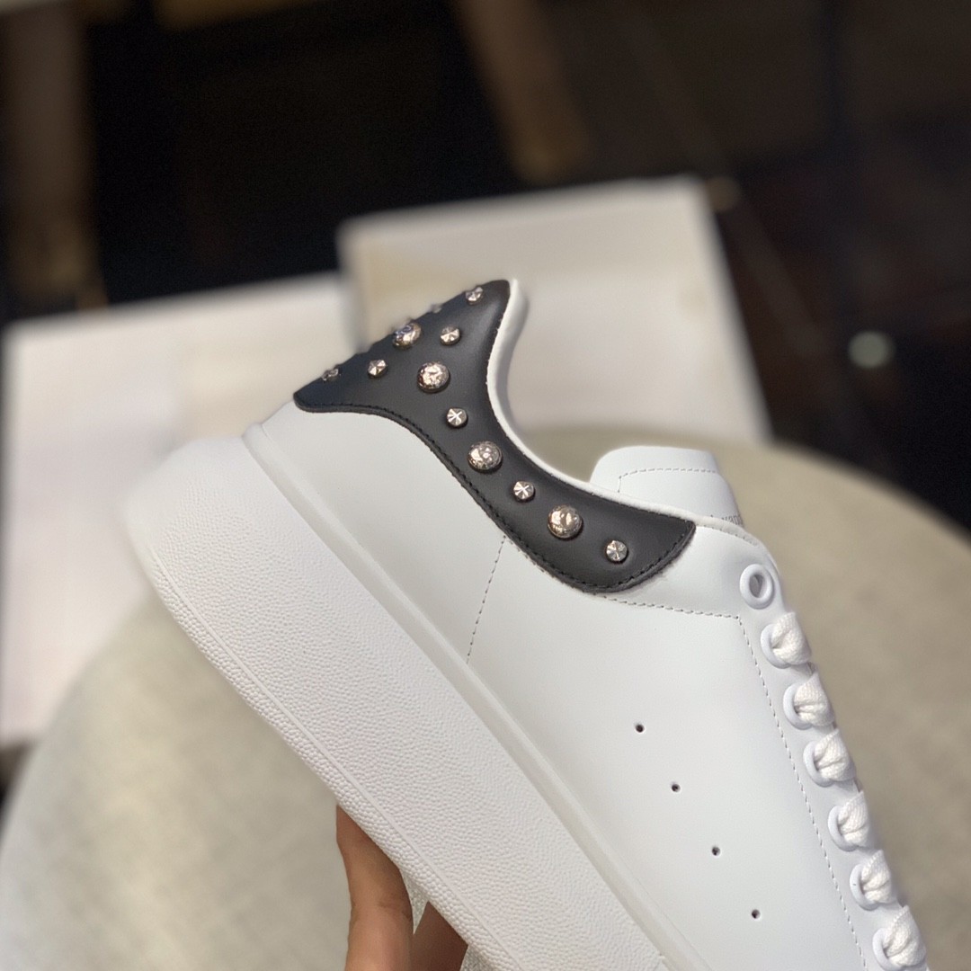 Alexander McQueen MO Cross nail tailSneakers